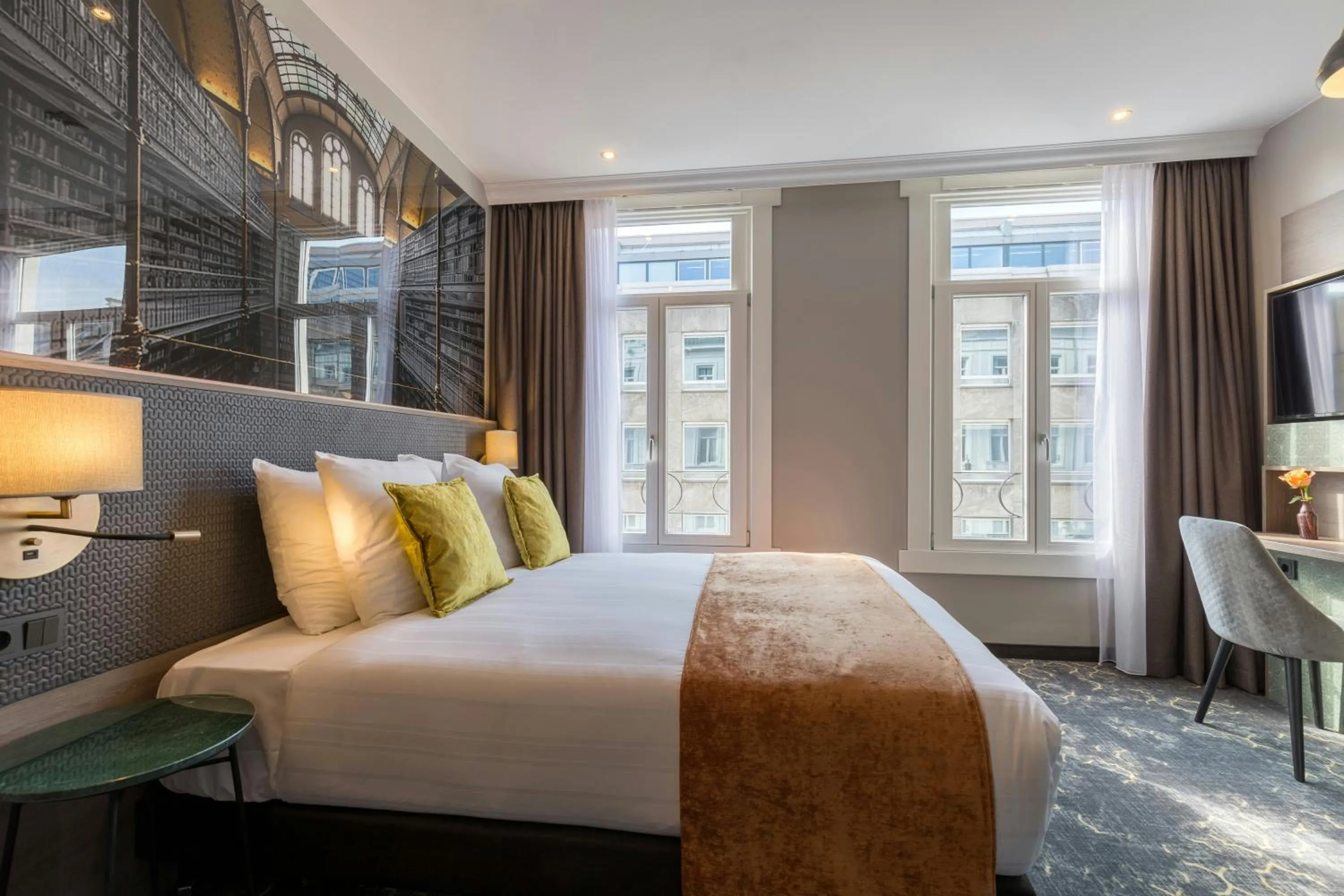 Photo of the whole room, Bed in Leonardo Hotel Amsterdam Museum Quarter