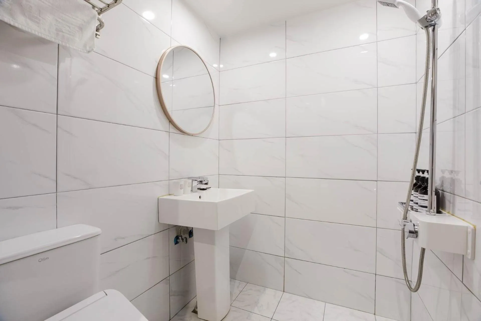 Shower in Hotel dongyangjang Dongdaemun-Jongno