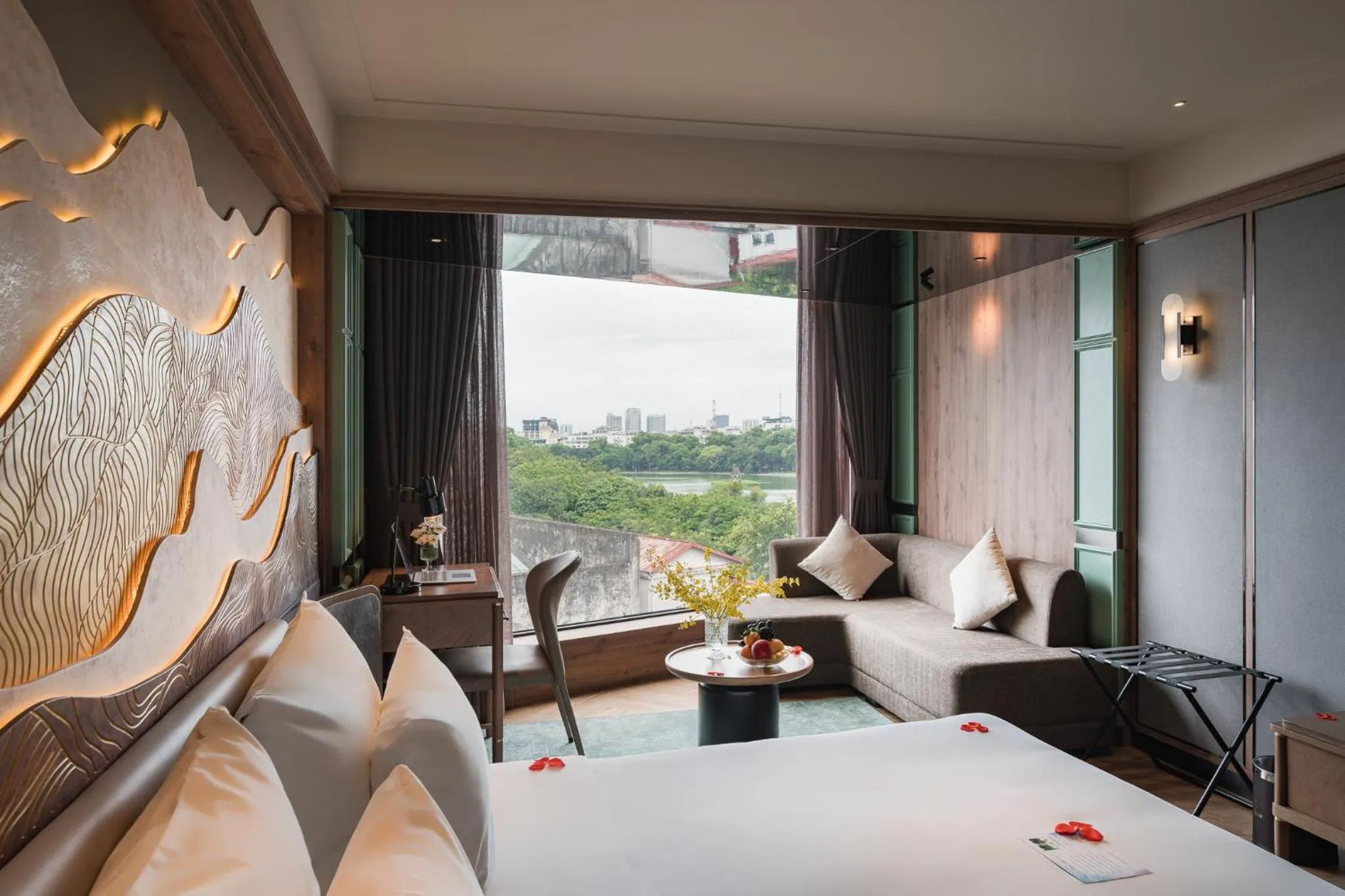 View (from property/room), Bed in La Passion Premium Cau Go