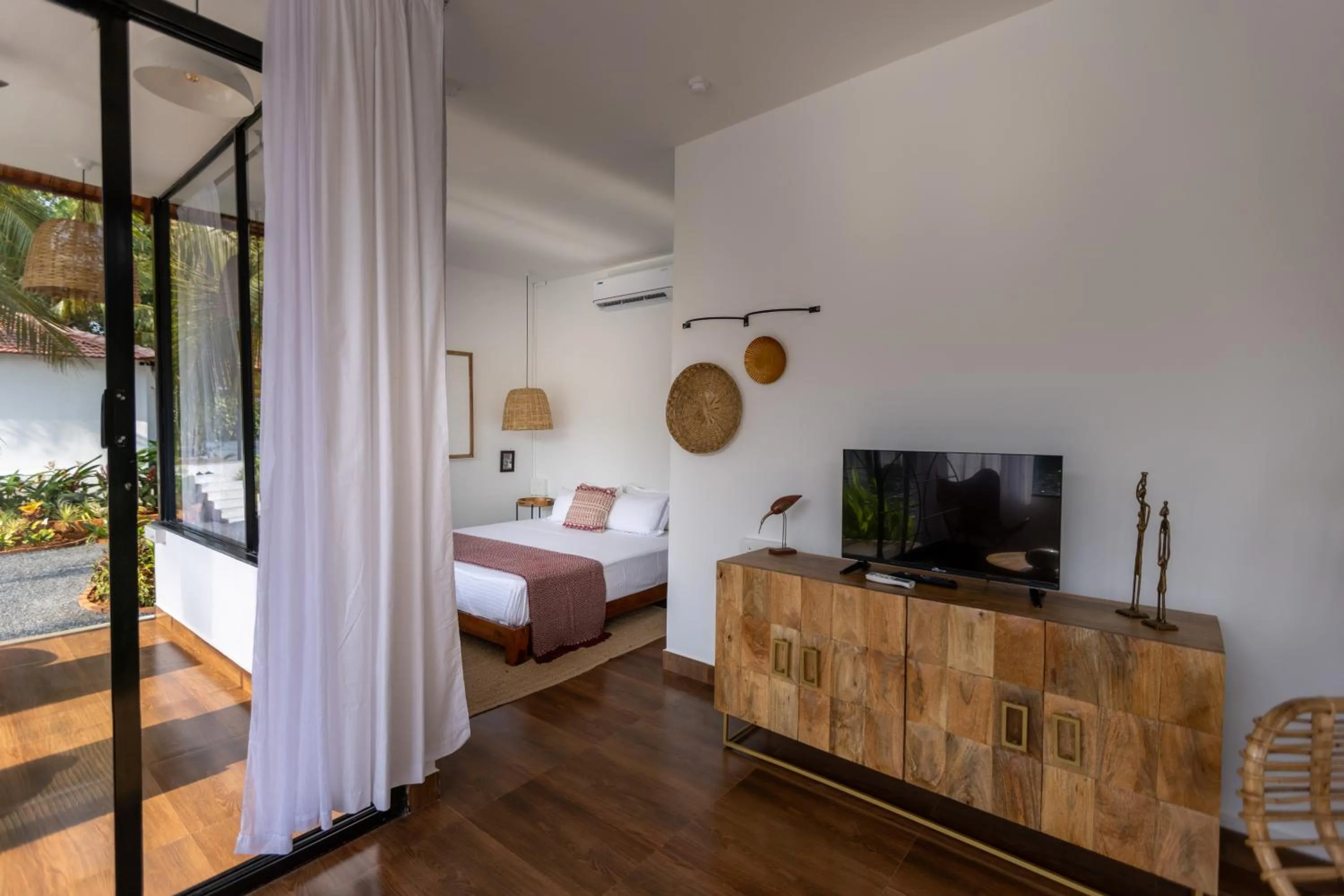 Bedroom, Bed in Pont Bleu Suites Riverside & Pool