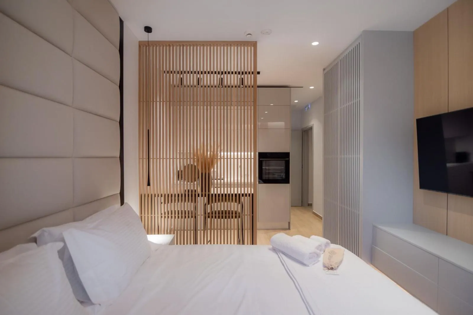 Photo of the whole room, Bed in Contessa Bianca Luxury Suites