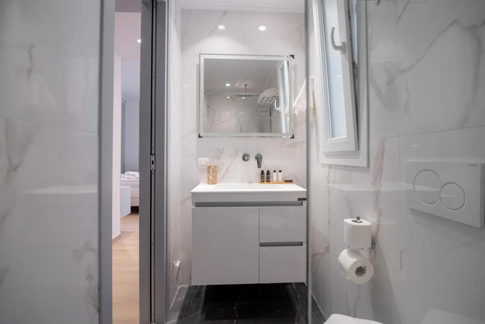 Bathroom in Contessa Bianca Luxury Suites