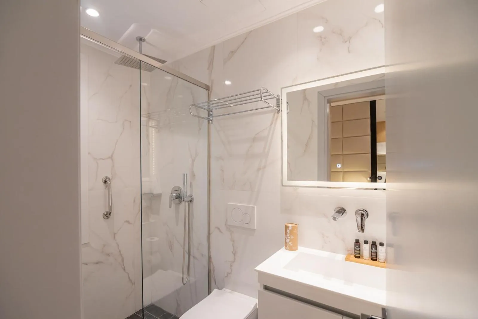 Shower in Contessa Bianca Luxury Suites