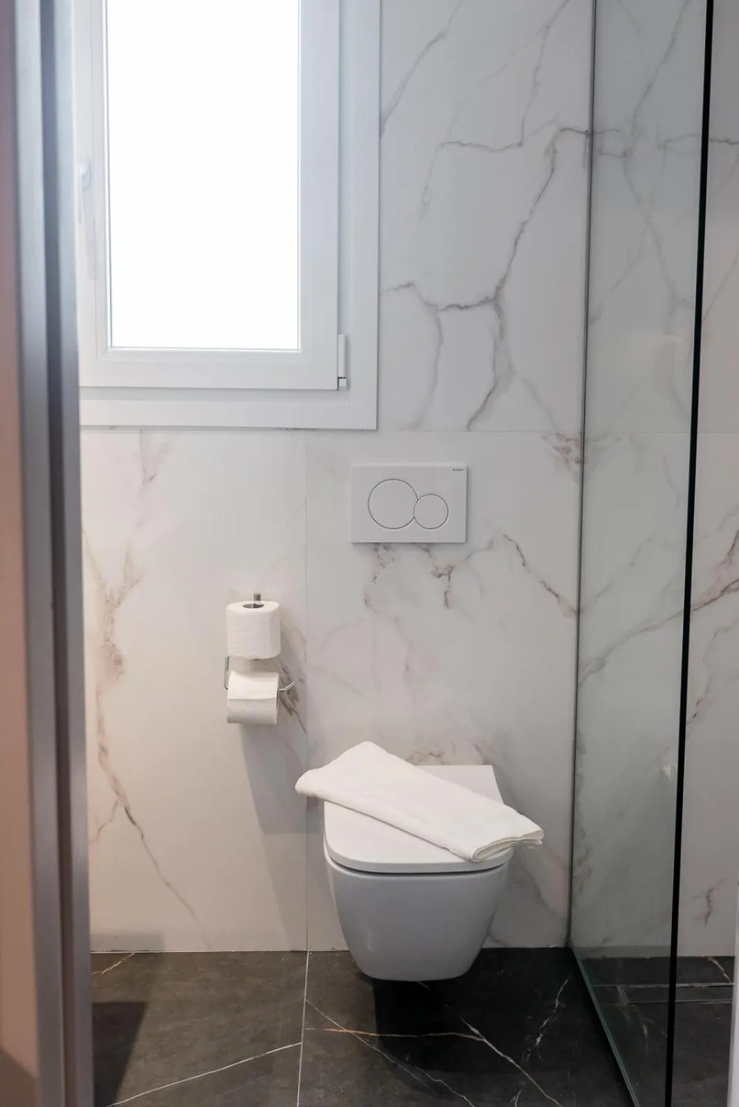 Toilet in Contessa Bianca Luxury Suites