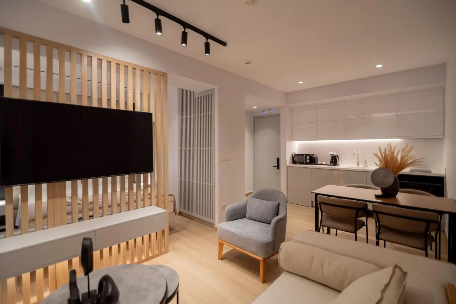 TV and multimedia in Contessa Bianca Luxury Suites