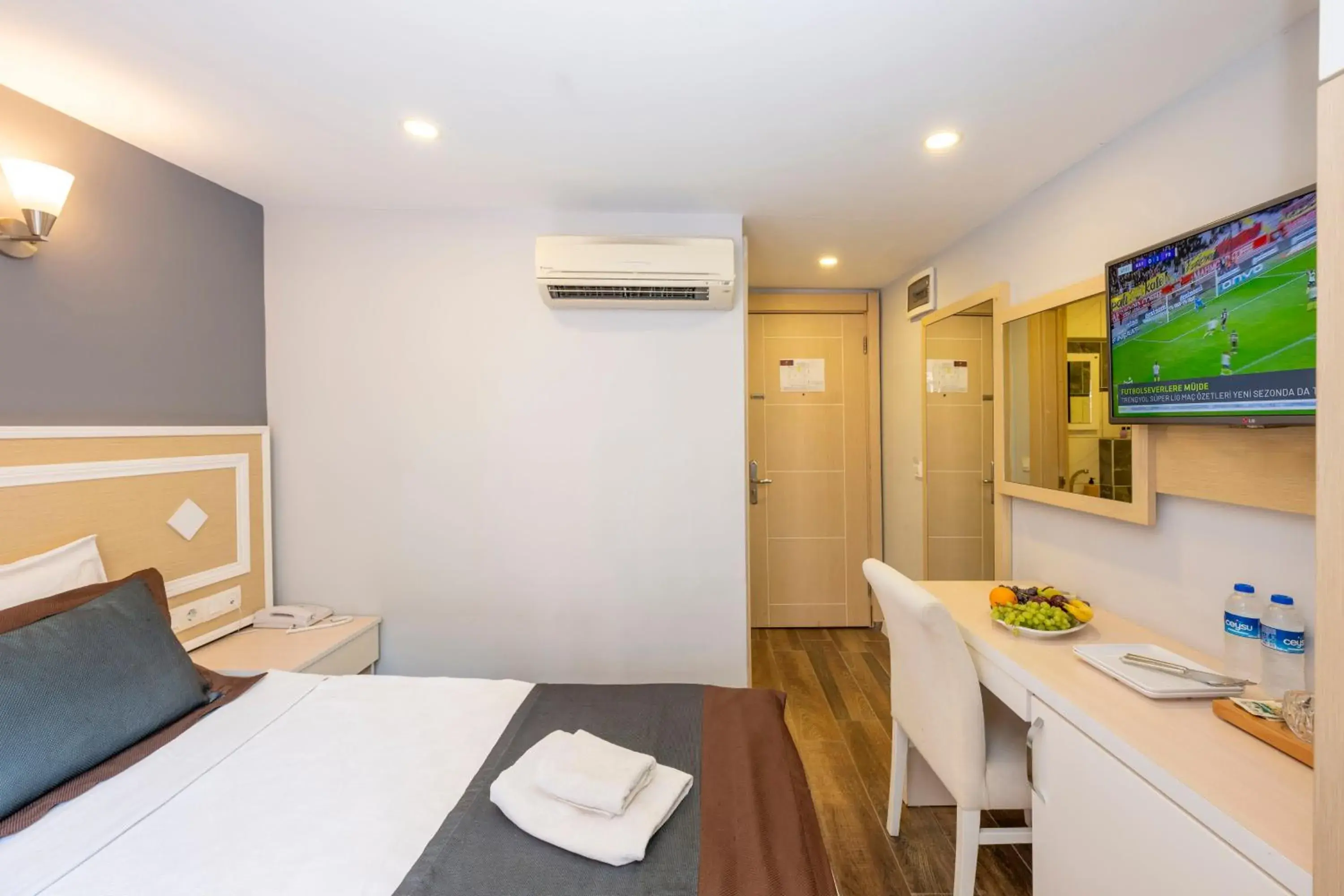 Standard Double Room in LEGEND TULIP HOTEL Standard Double Room in LEGEND TULIP HOTEL