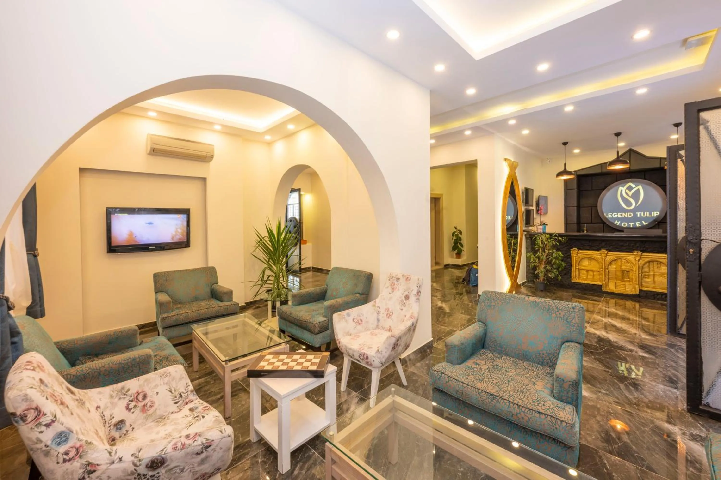 TV and multimedia in LEGEND TULIP HOTEL