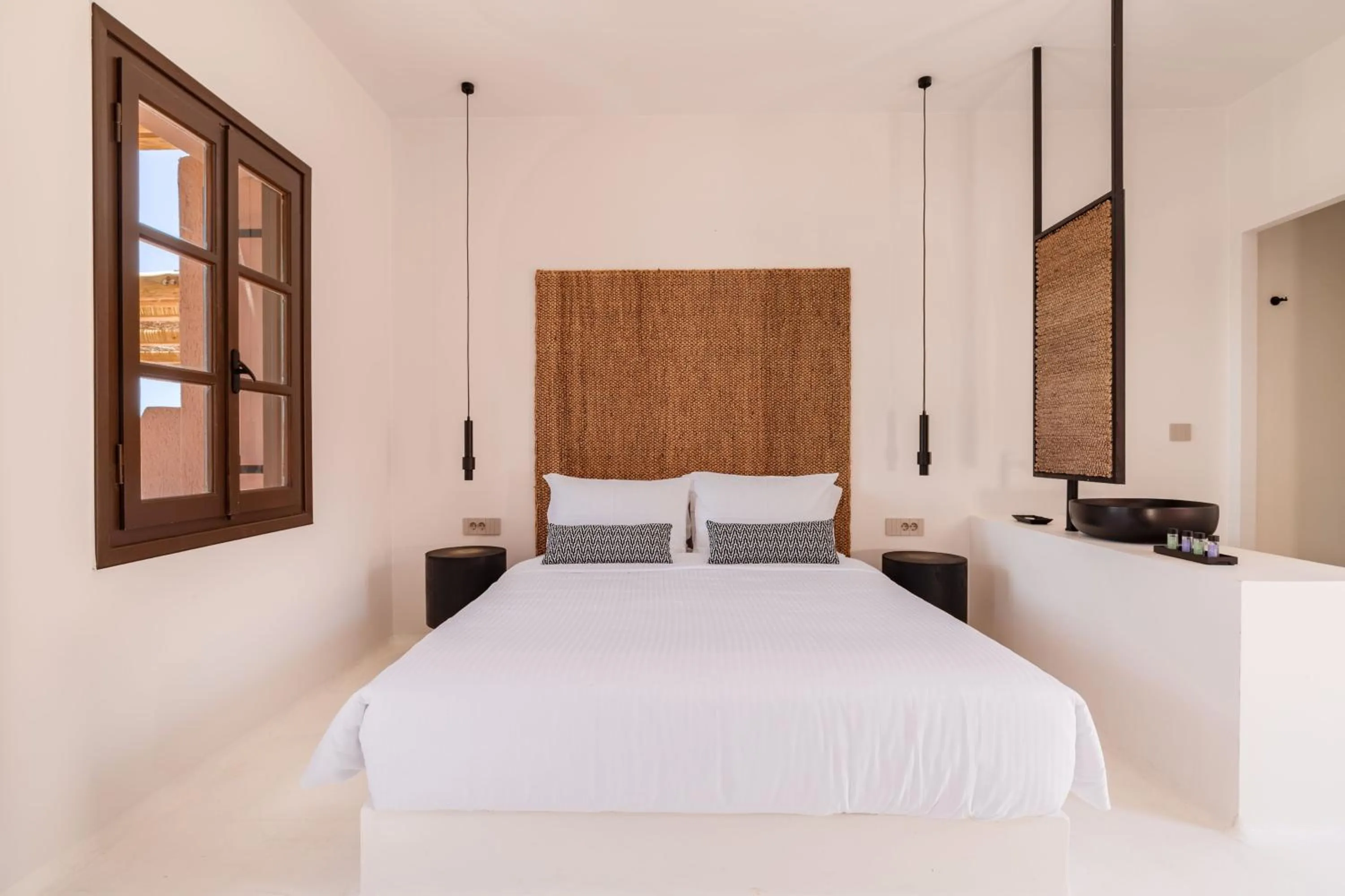 Bed in Akre Hotel - Designed for Adults