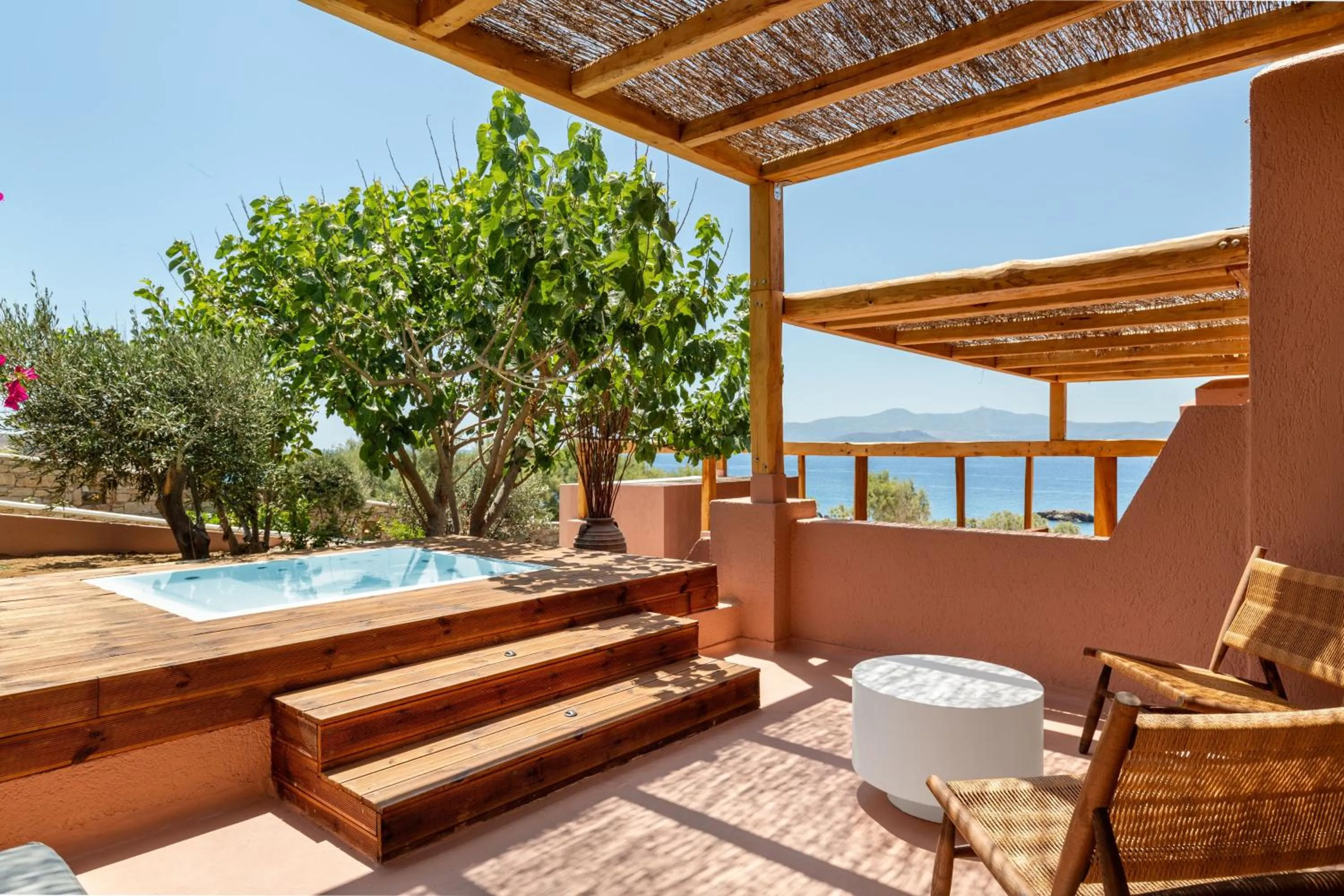 Hot Tub in Akre Hotel - Designed for Adults