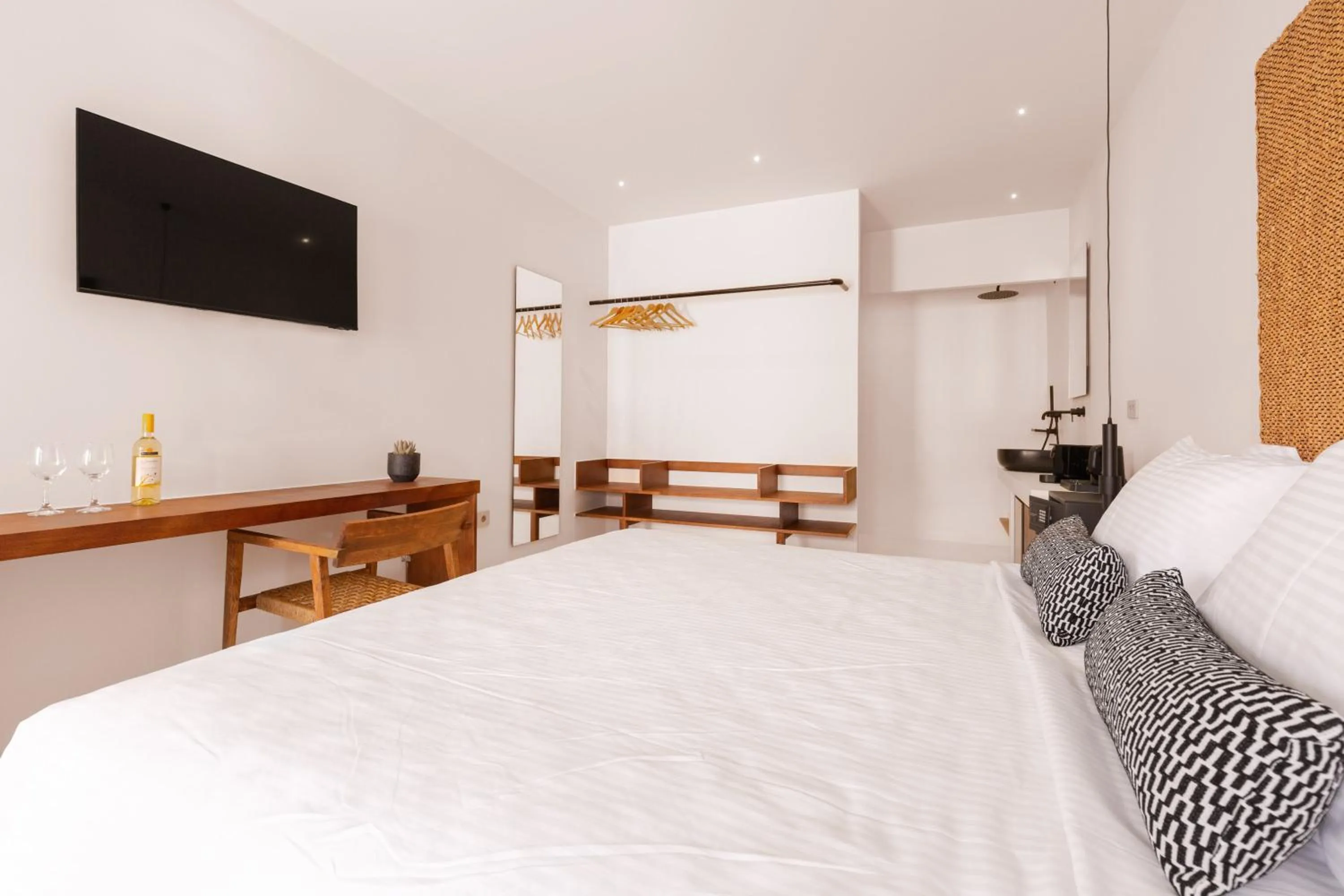 Bedroom, Bed in Akre Hotel - Designed for Adults