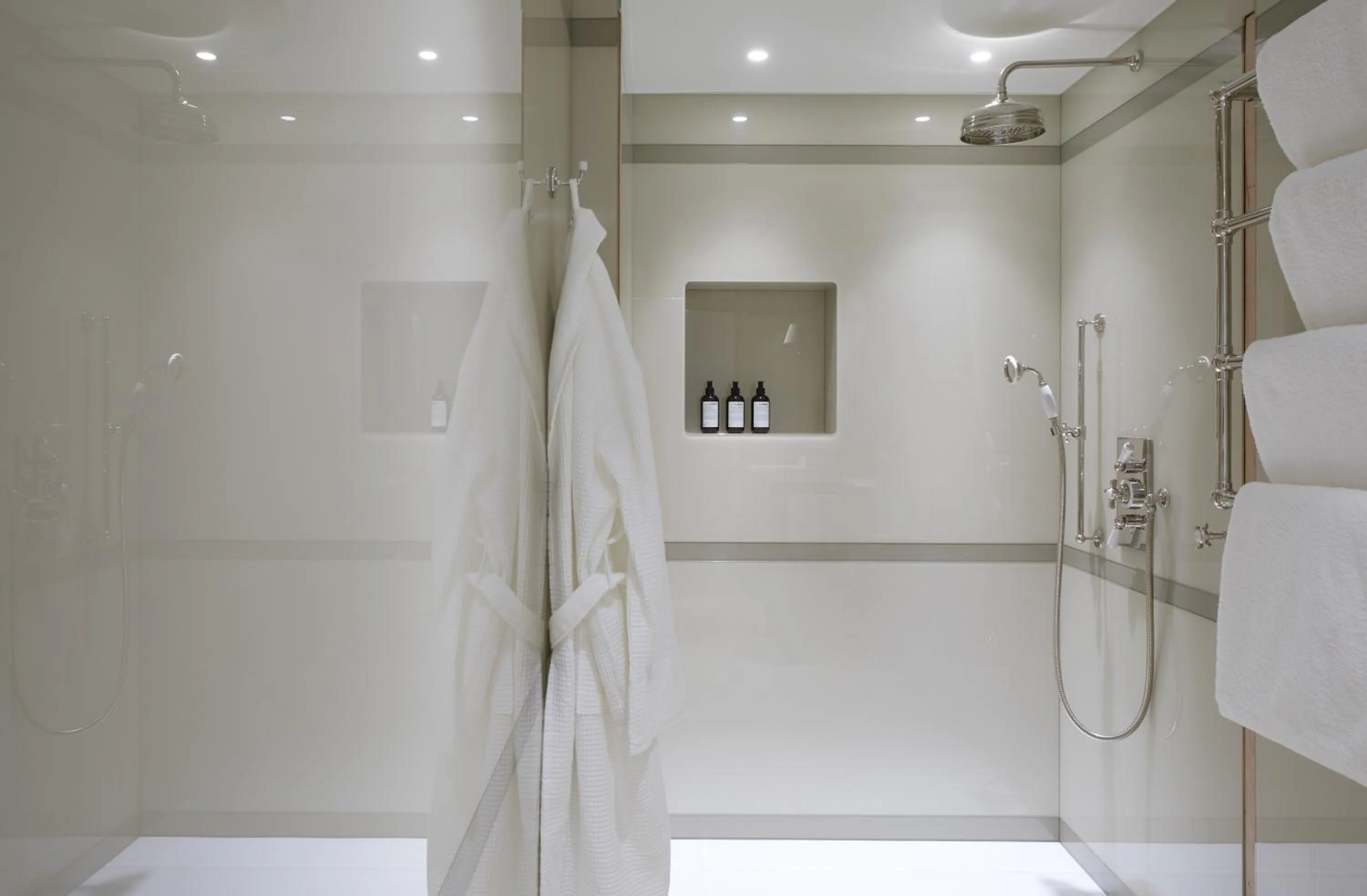 Shower in Henrys Townhouse Marylebone, London