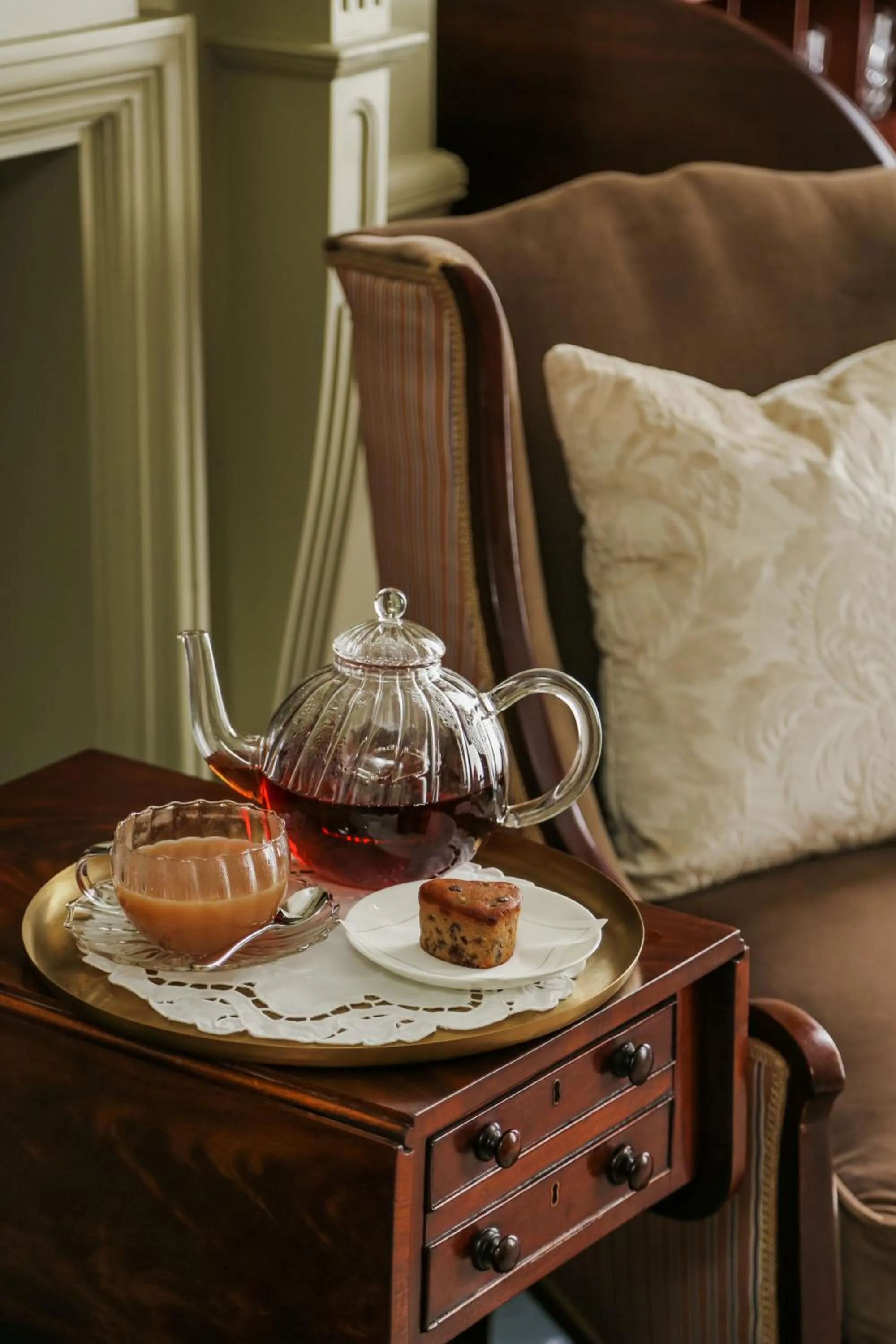 Living room in Henrys Townhouse Marylebone, London