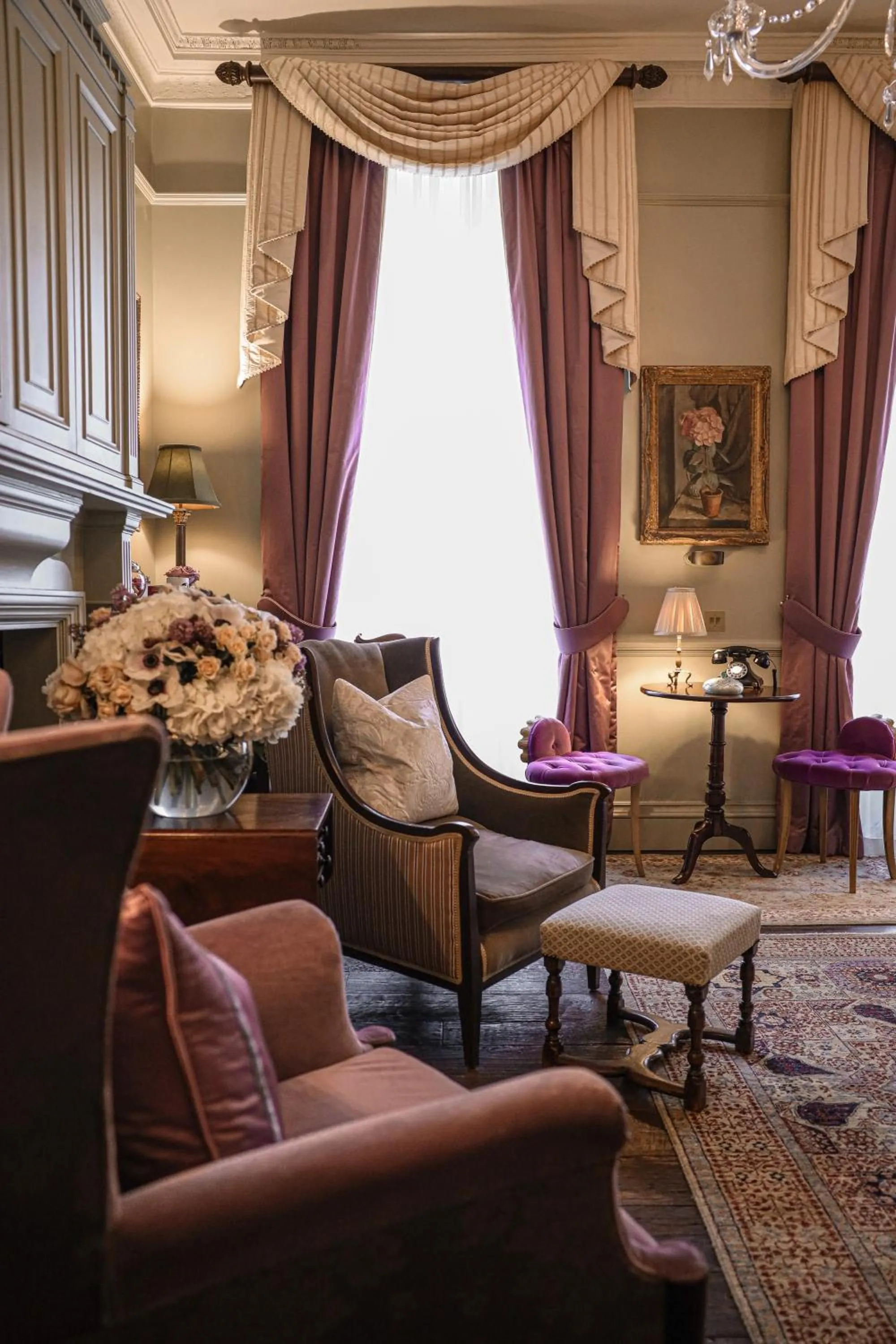 Living room in Henrys Townhouse Marylebone, London