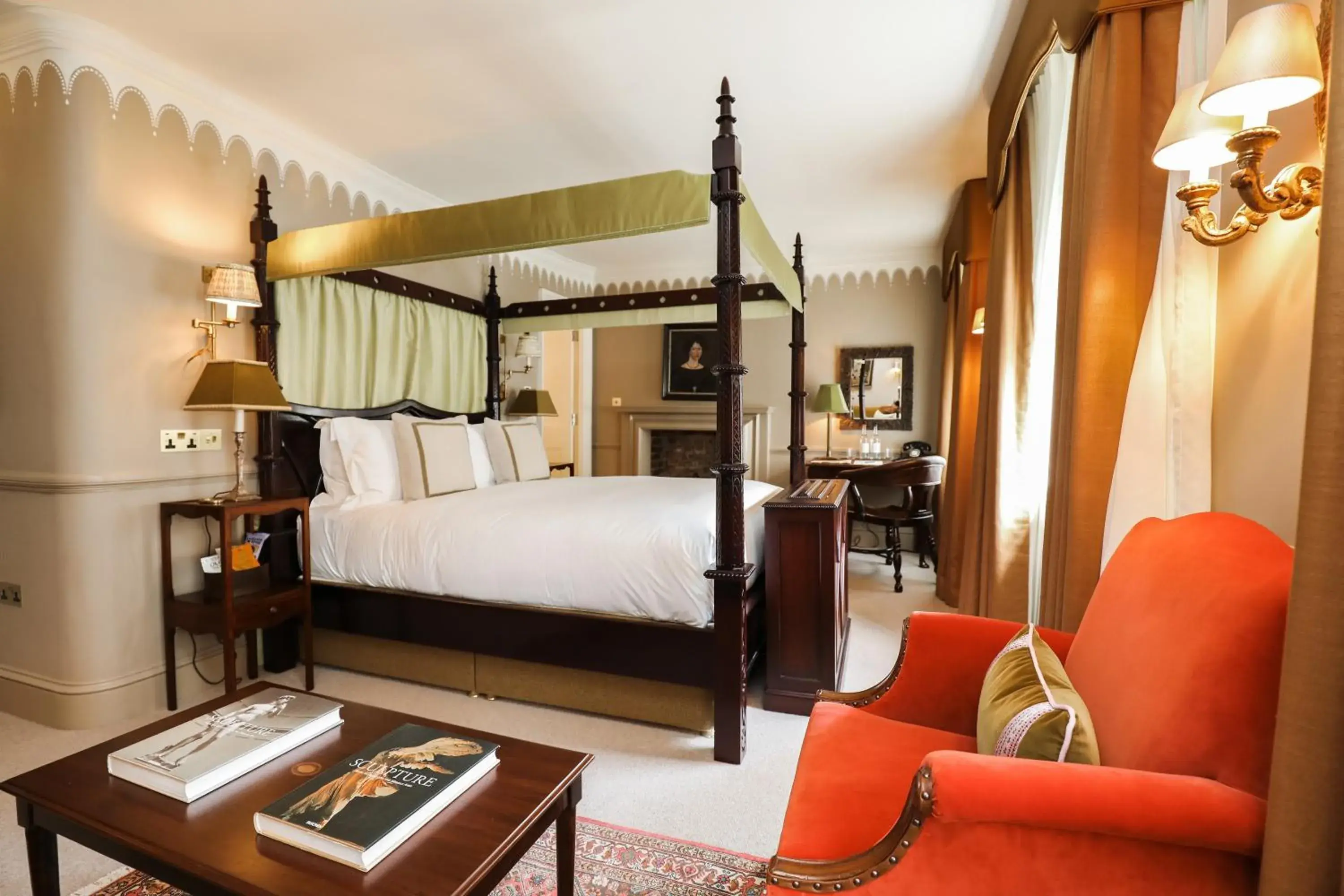 Deluxe Queen Suite in Henrys Townhouse Marylebone, London Deluxe Queen Suite in Henrys Townhouse Marylebone, London