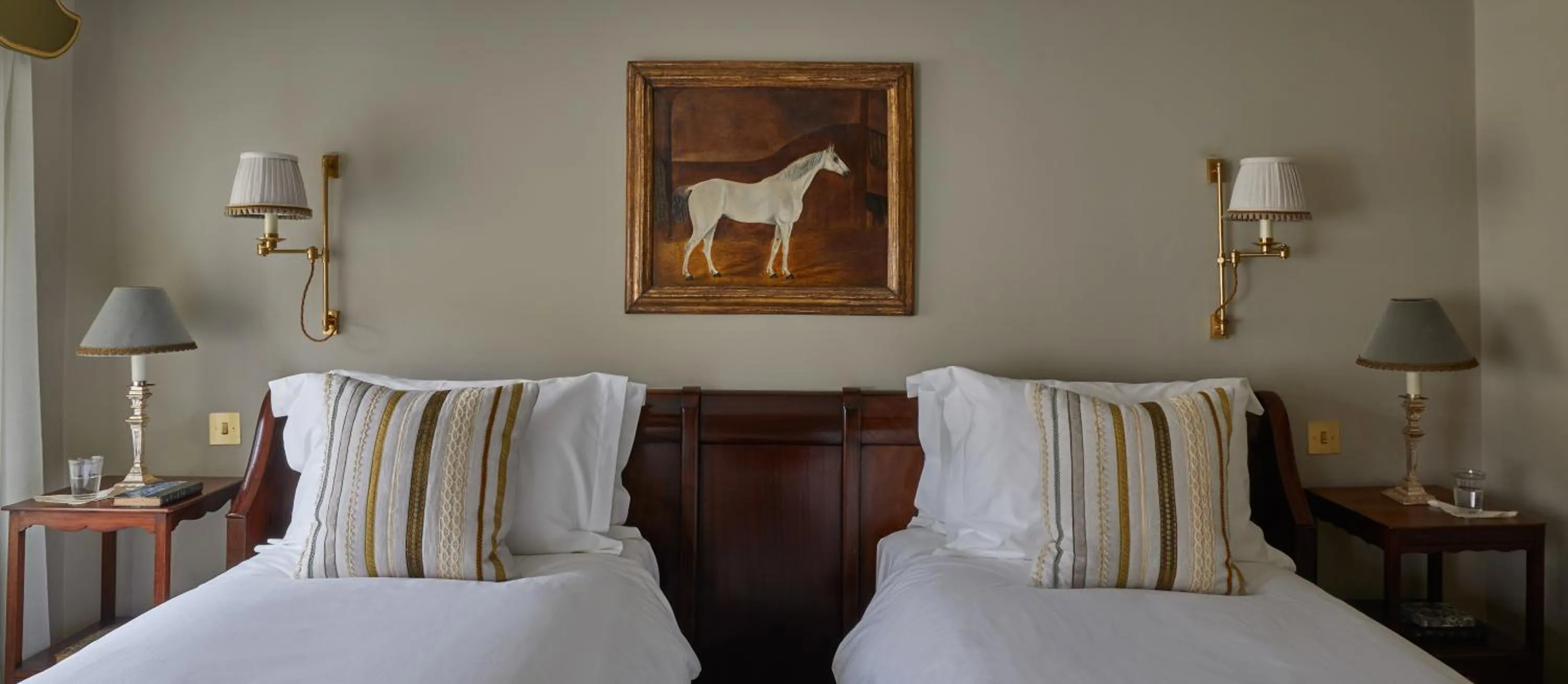 Bedroom, Bed in Henrys Townhouse Marylebone, London