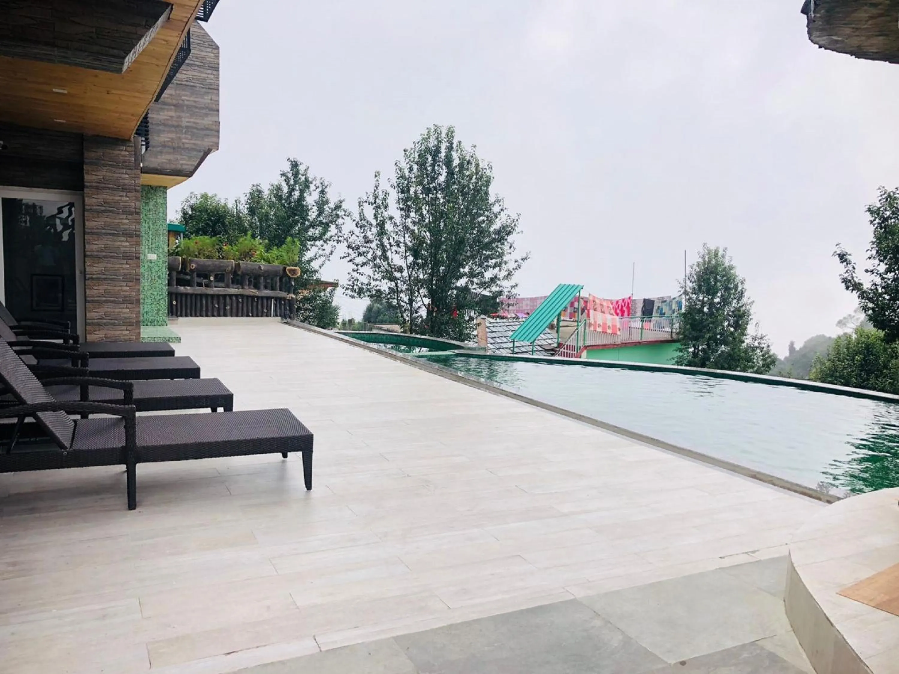 Swimming pool in Hotel Katson Castle Dharamshala