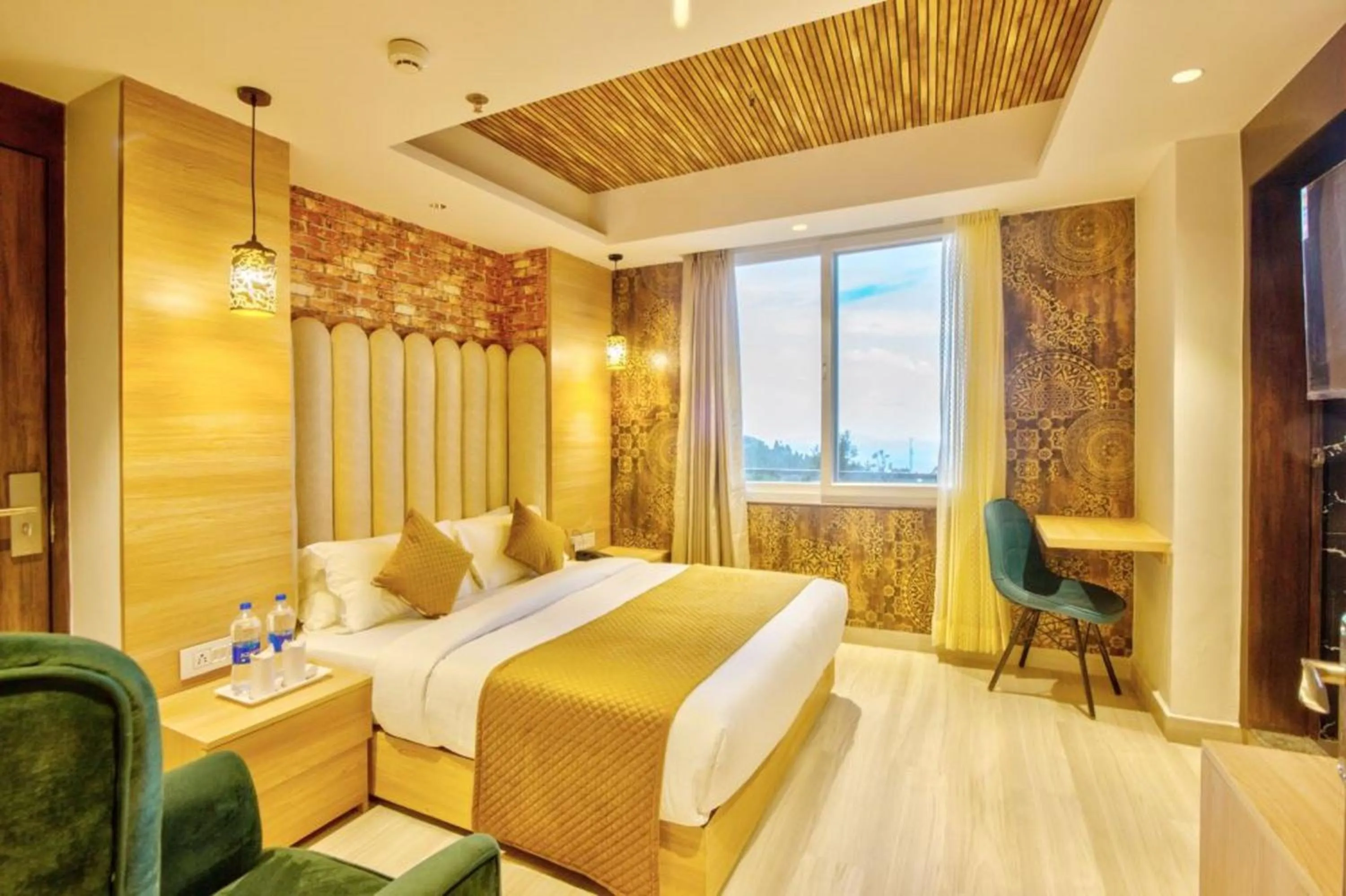 Bed in Hotel Katson Castle Dharamshala