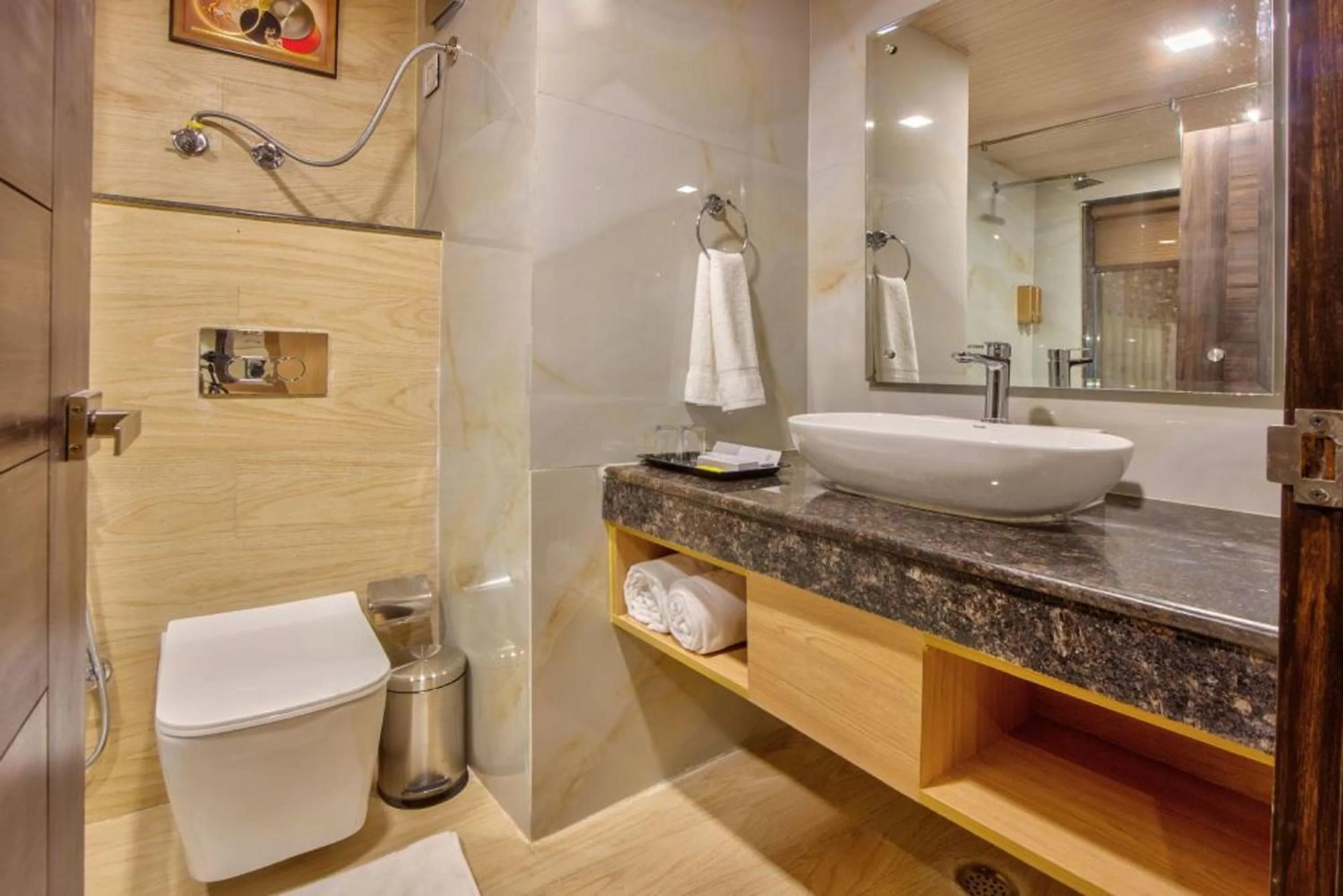 Shower in Hotel Katson Castle Dharamshala