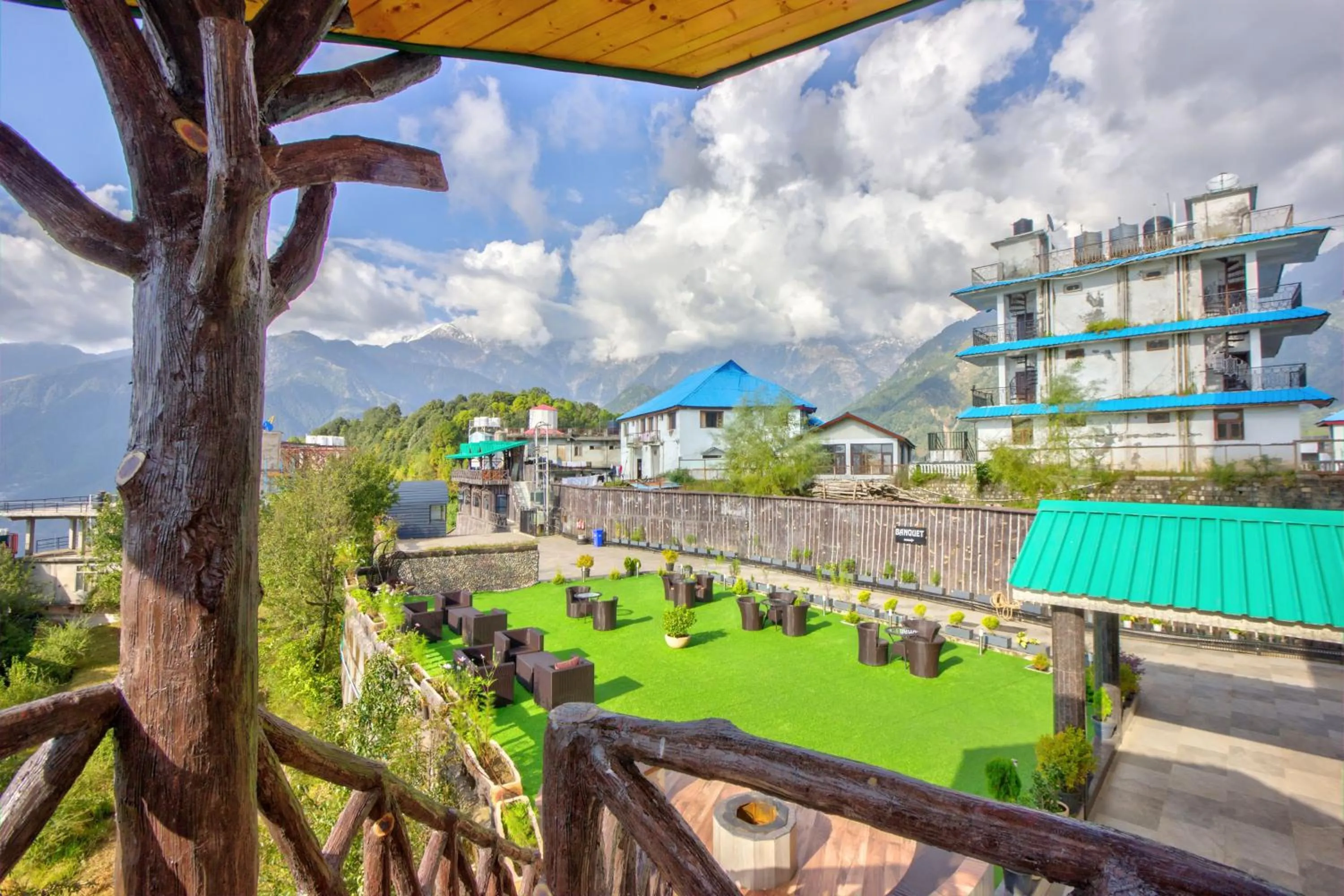 Patio in Hotel Katson Castle Dharamshala