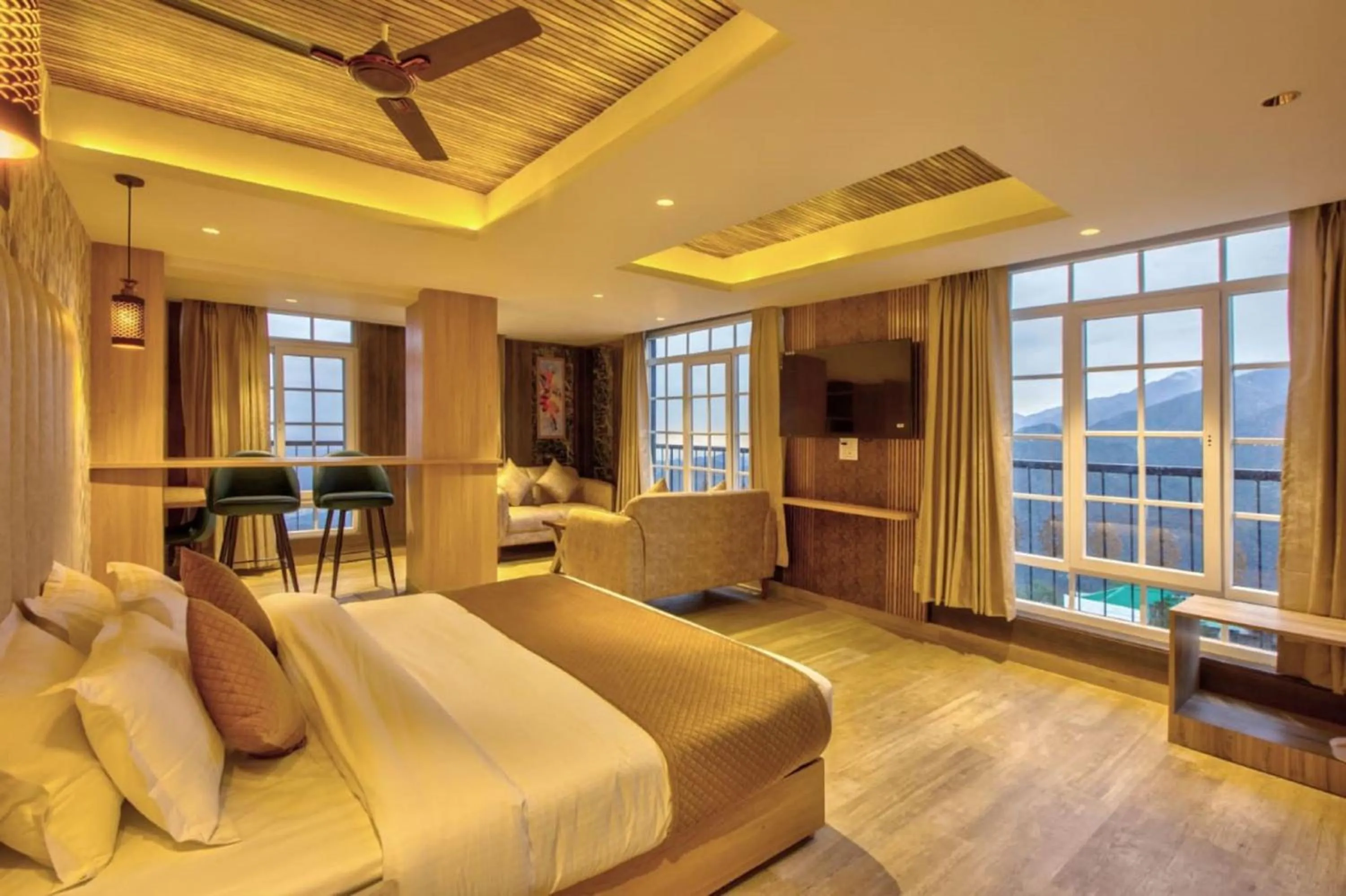 Bed in Hotel Katson Castle Dharamshala