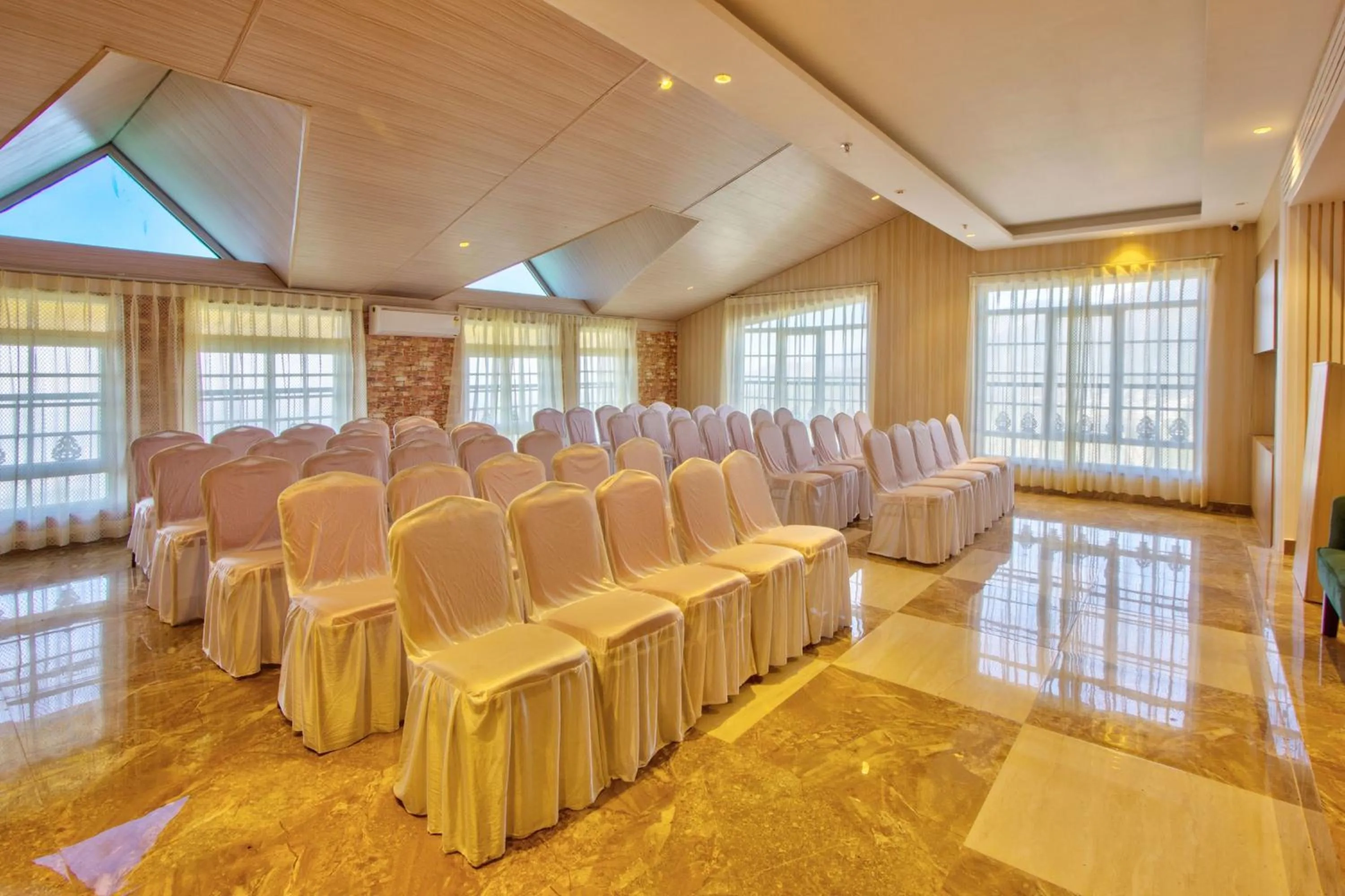 Business facilities in Hotel Katson Castle Dharamshala