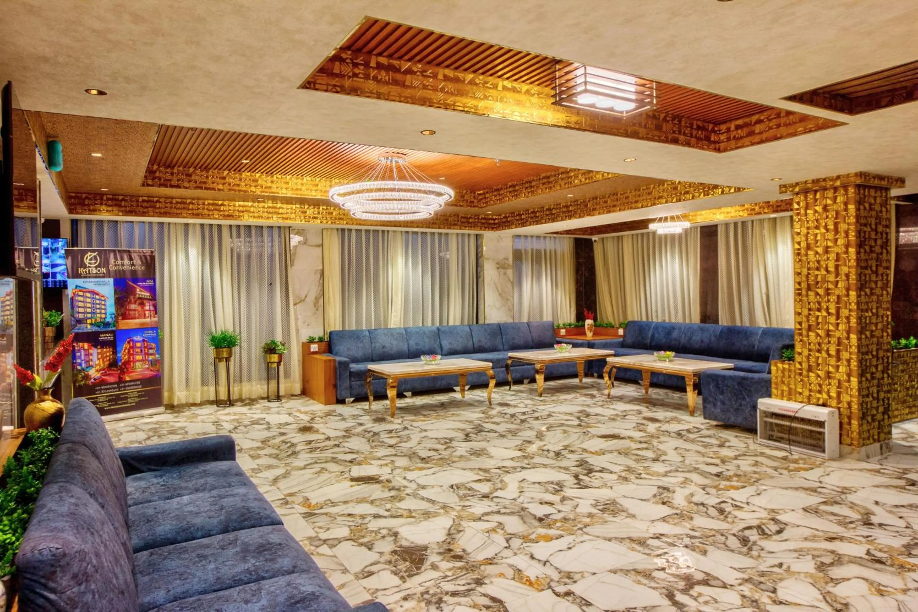 Communal lounge/ TV room in Hotel Katson Castle Dharamshala