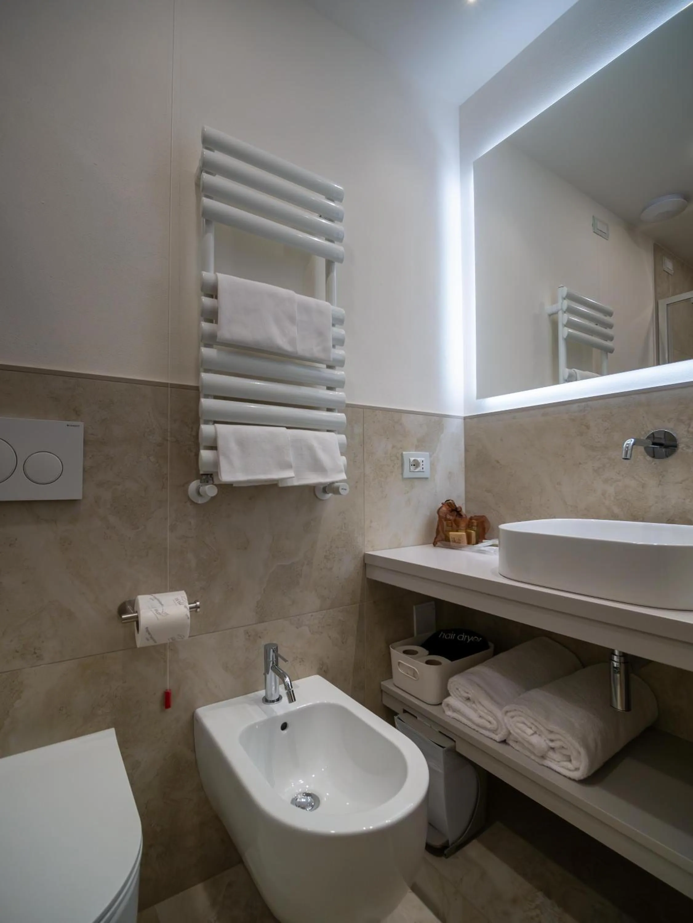 Toilet in Torre del Fuggisole