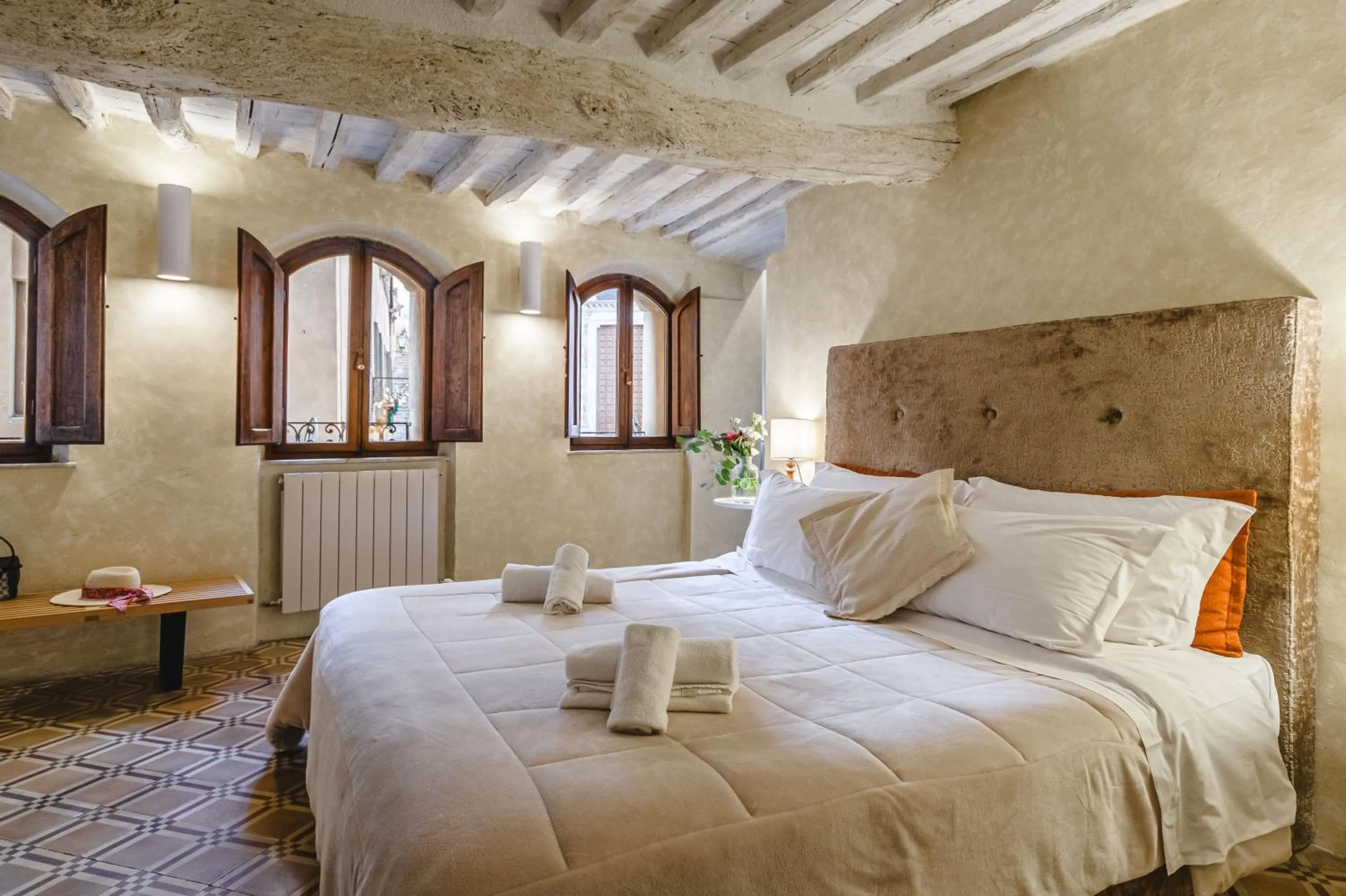 Photo of the whole room, Bed in Il Battistero Siena Residenza d'Epoca