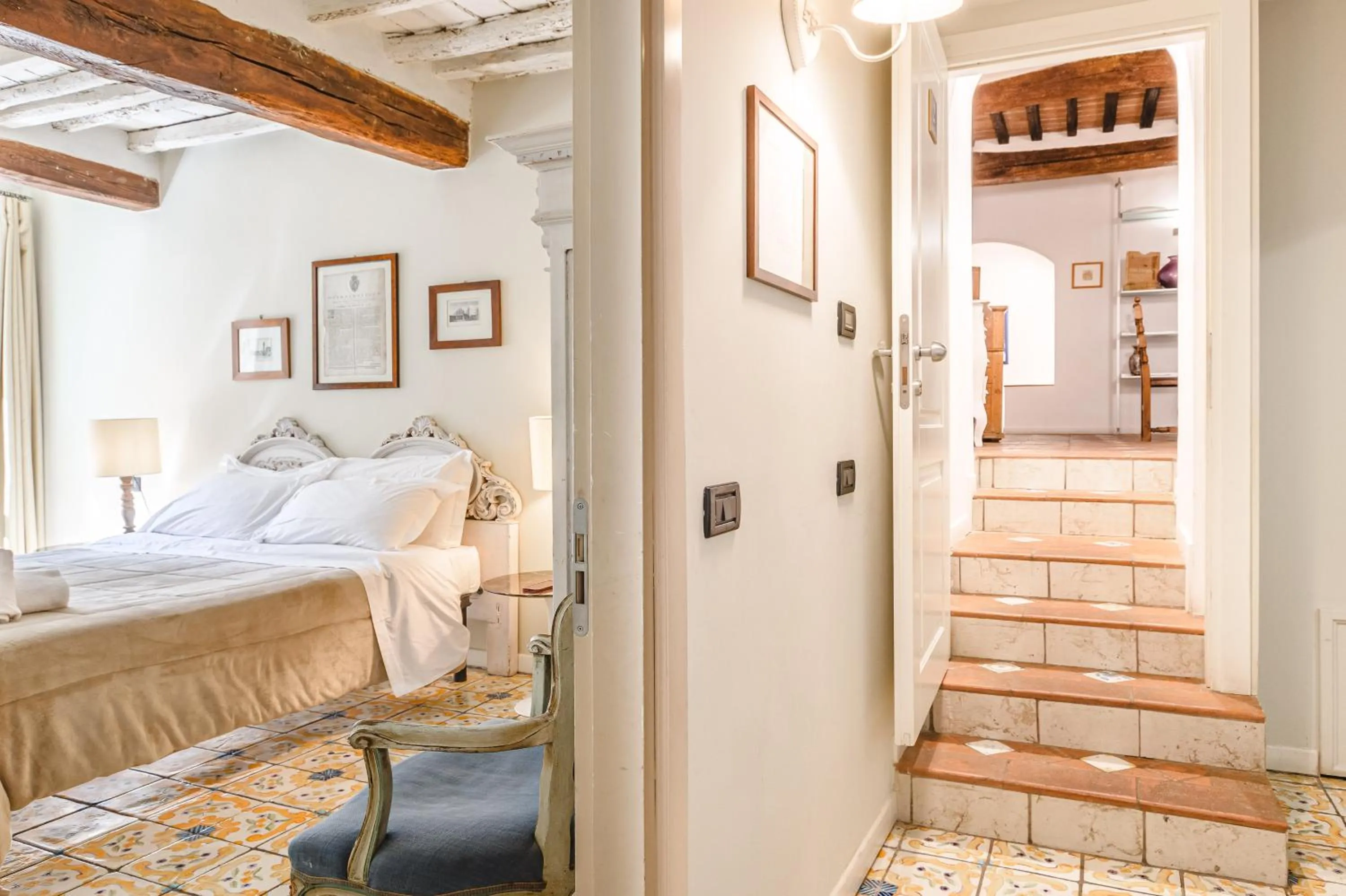 Photo of the whole room, Bed in Il Battistero Siena Residenza d'Epoca