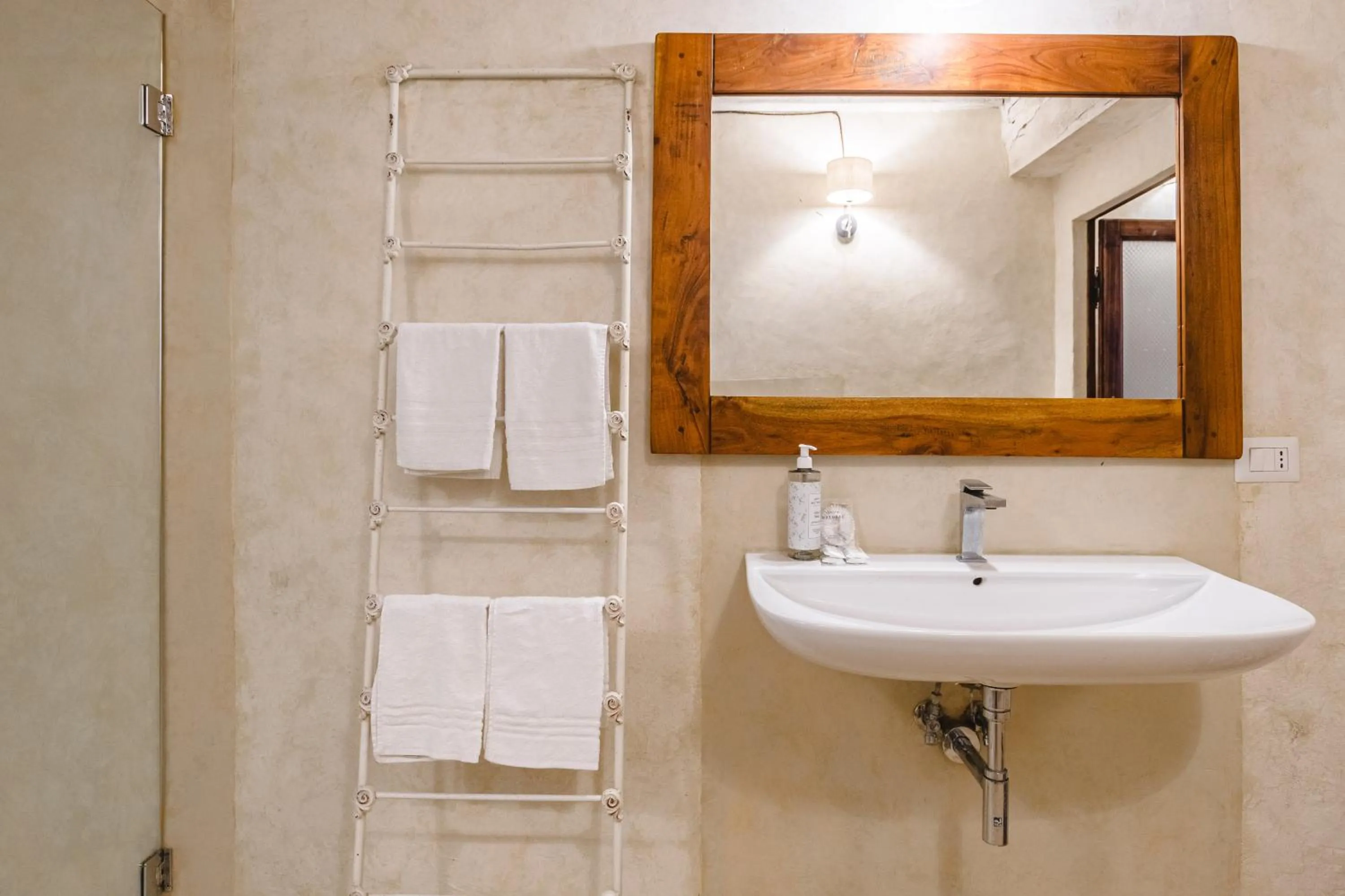 Bathroom in Il Battistero Siena Residenza d'Epoca