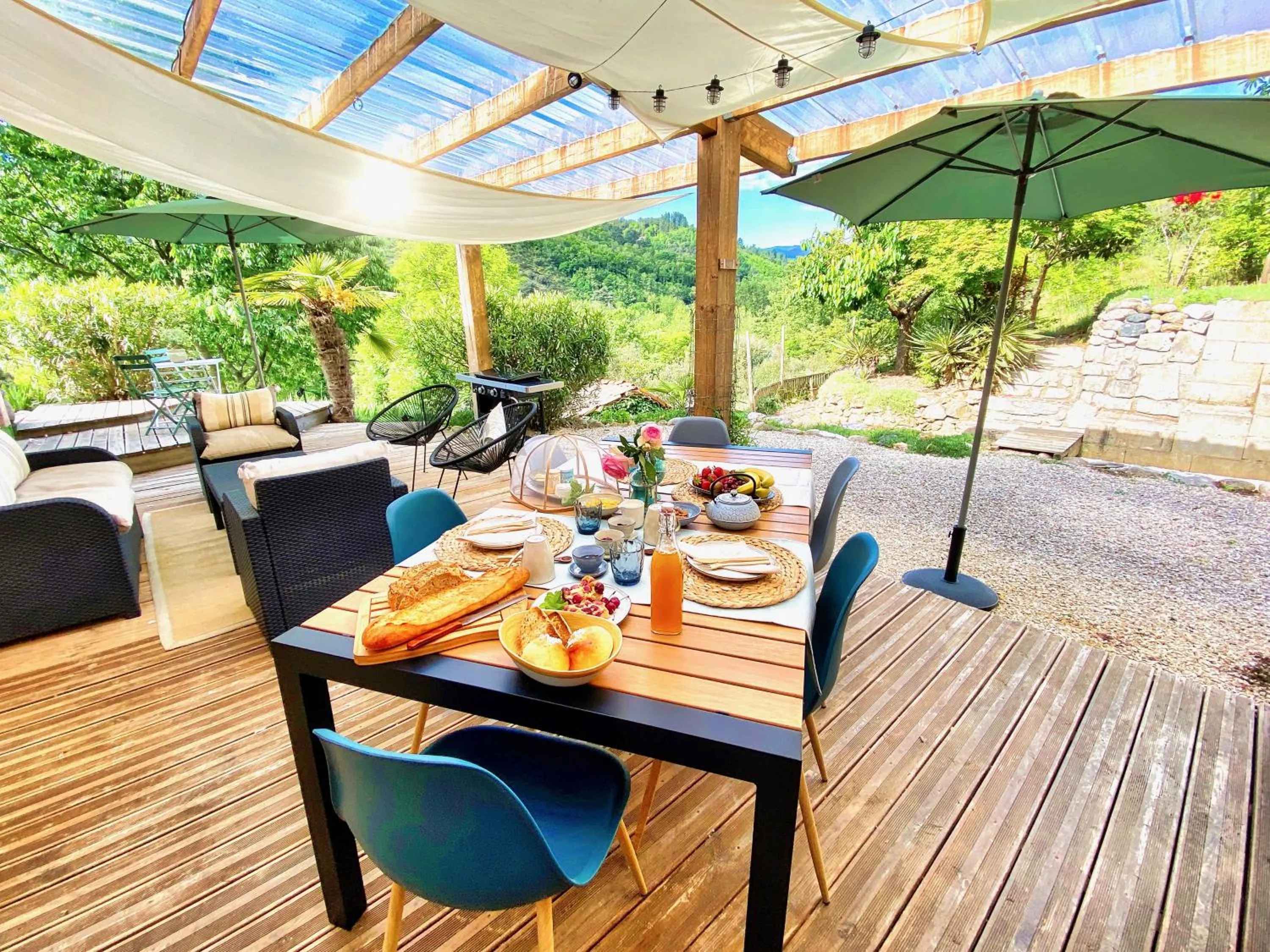 Patio, Restaurant/Places to Eat in DOUCE QUIETUDE