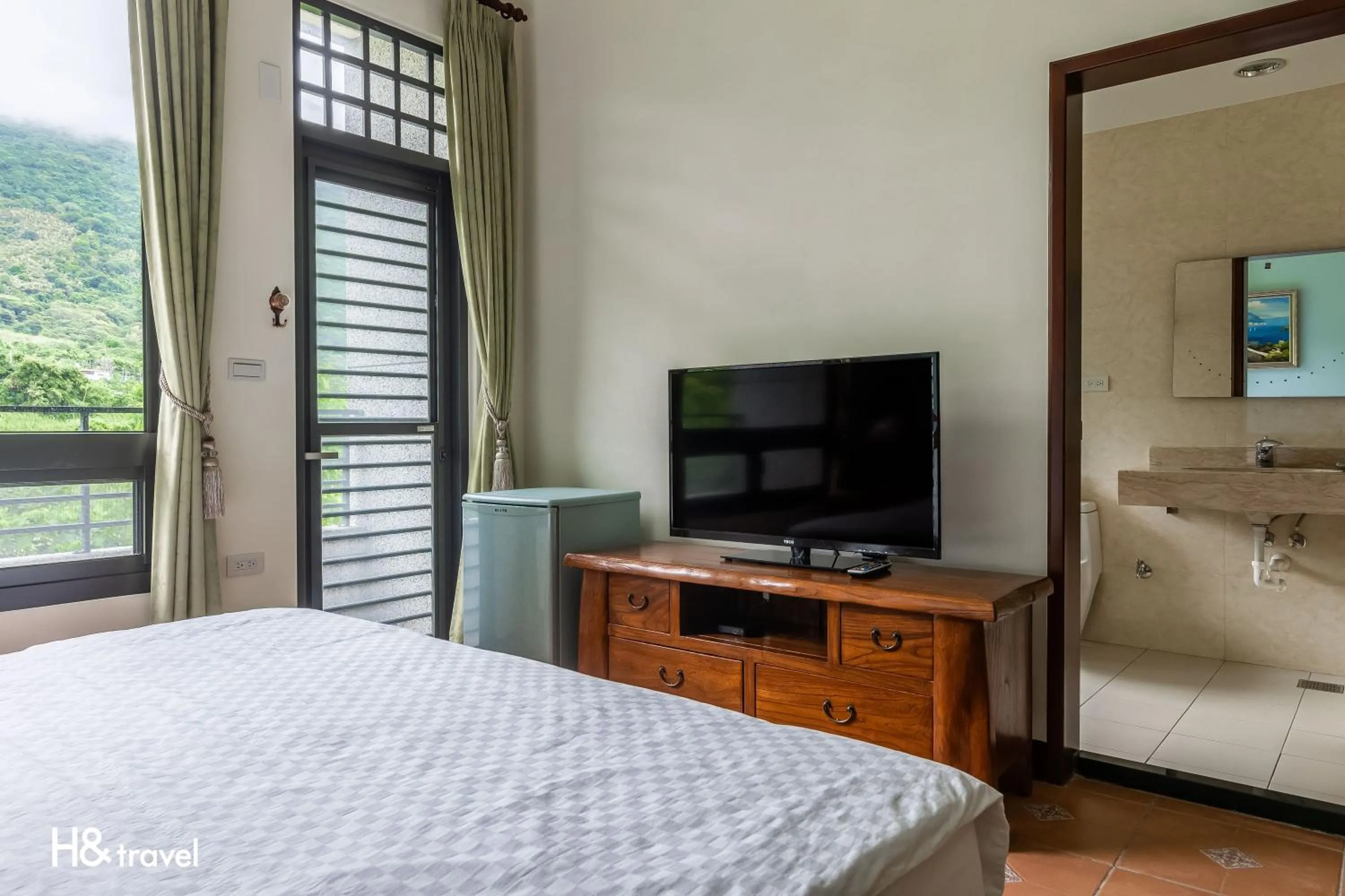Decorative detail, Bed in Qian B&B