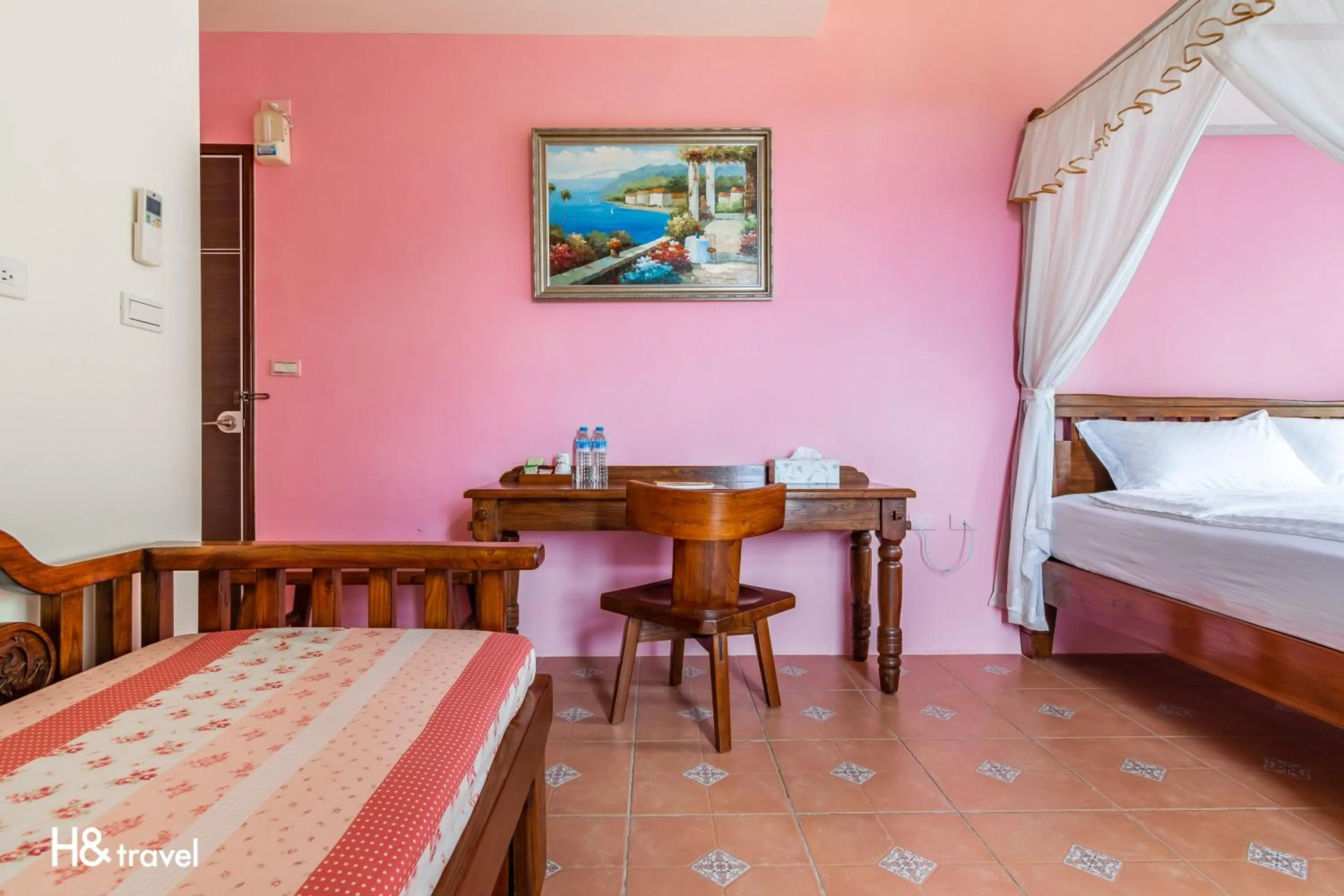 Decorative detail, Bed in Qian B&B