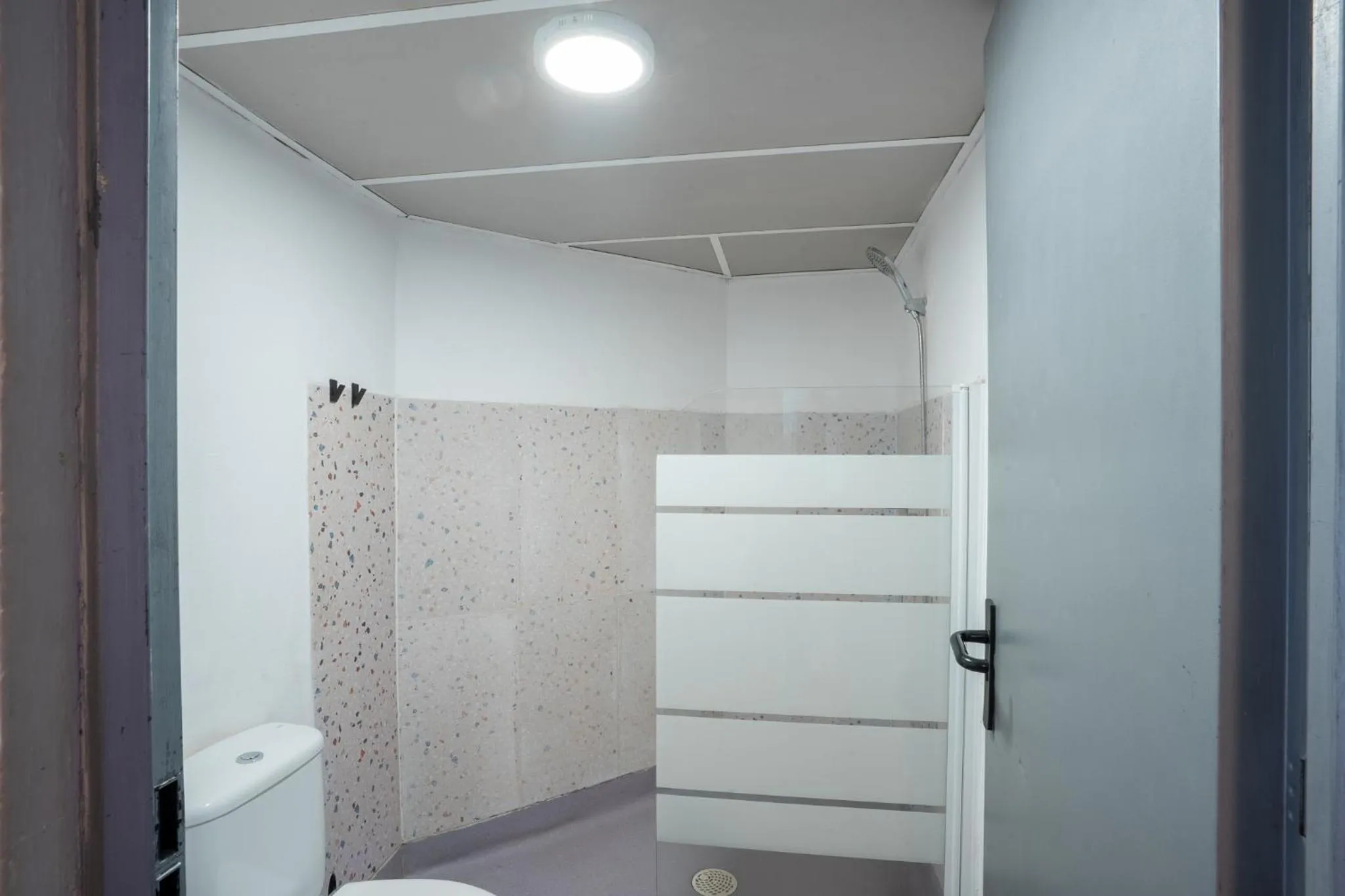 Bathroom in Ideal Youth Hostel