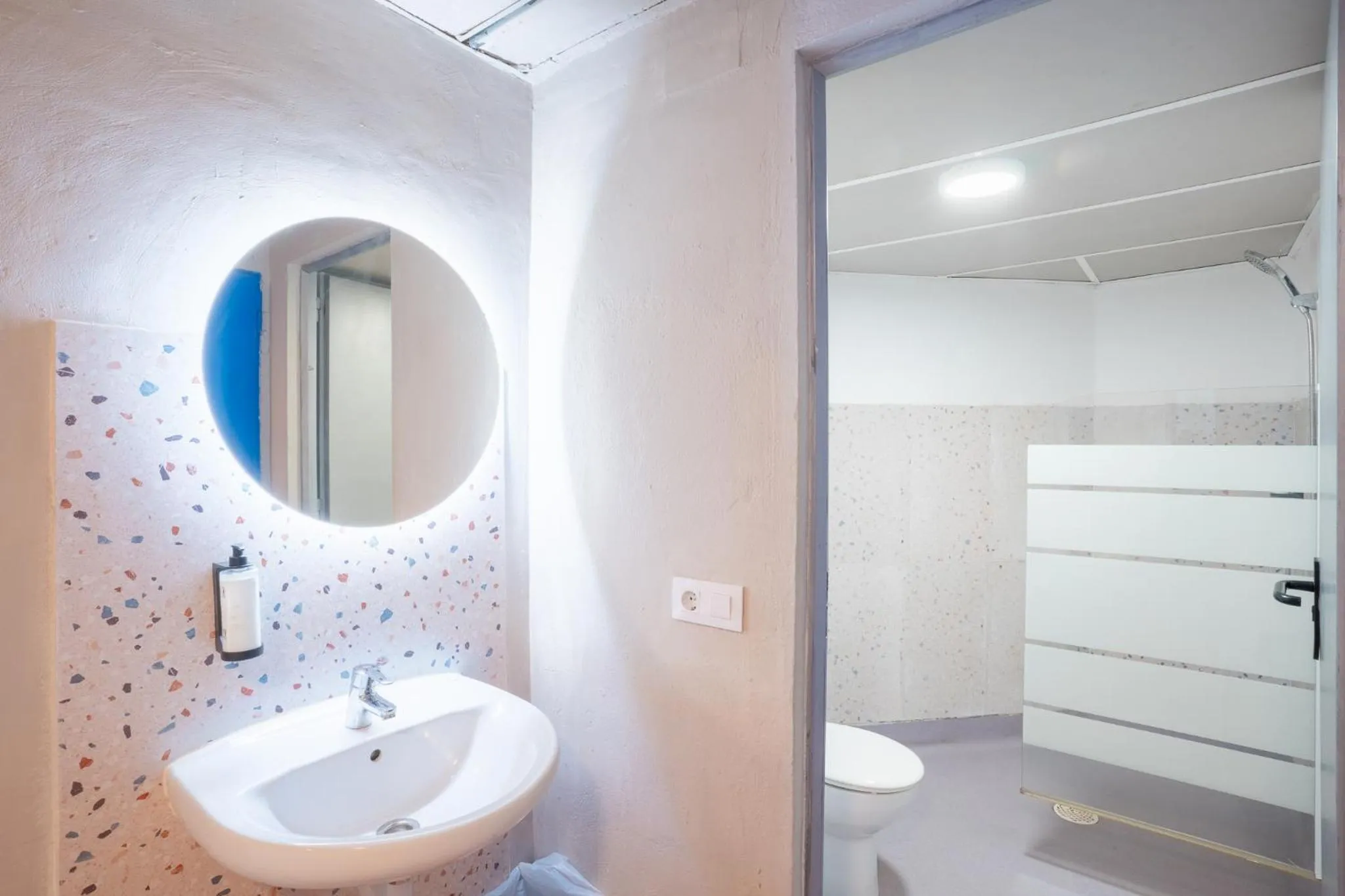 Bathroom in Ideal Youth Hostel