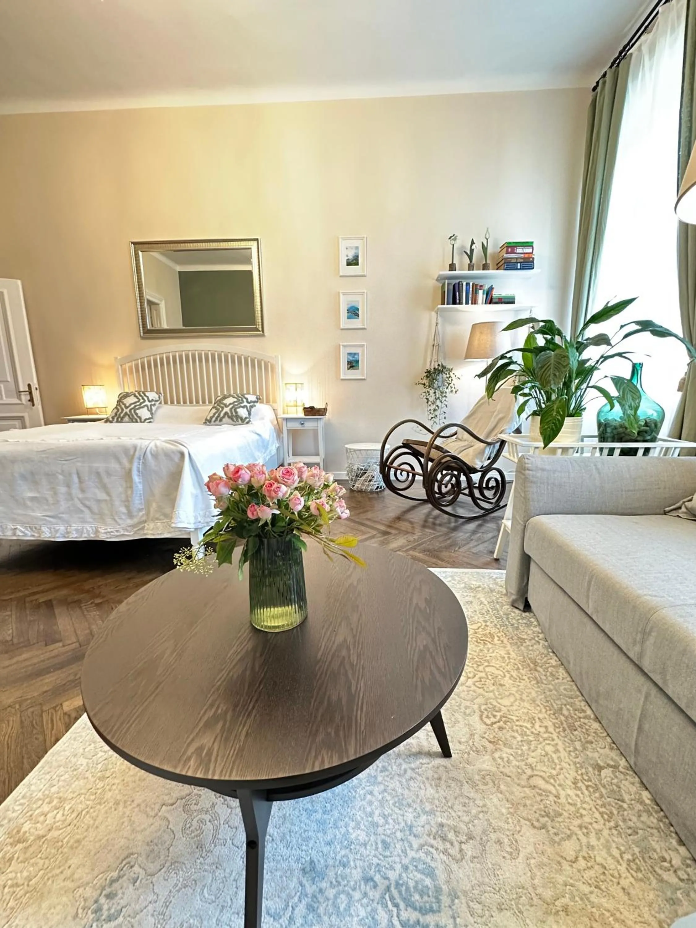 Bedroom, Bed in The Spot with Green Chair - cozy space near Danube