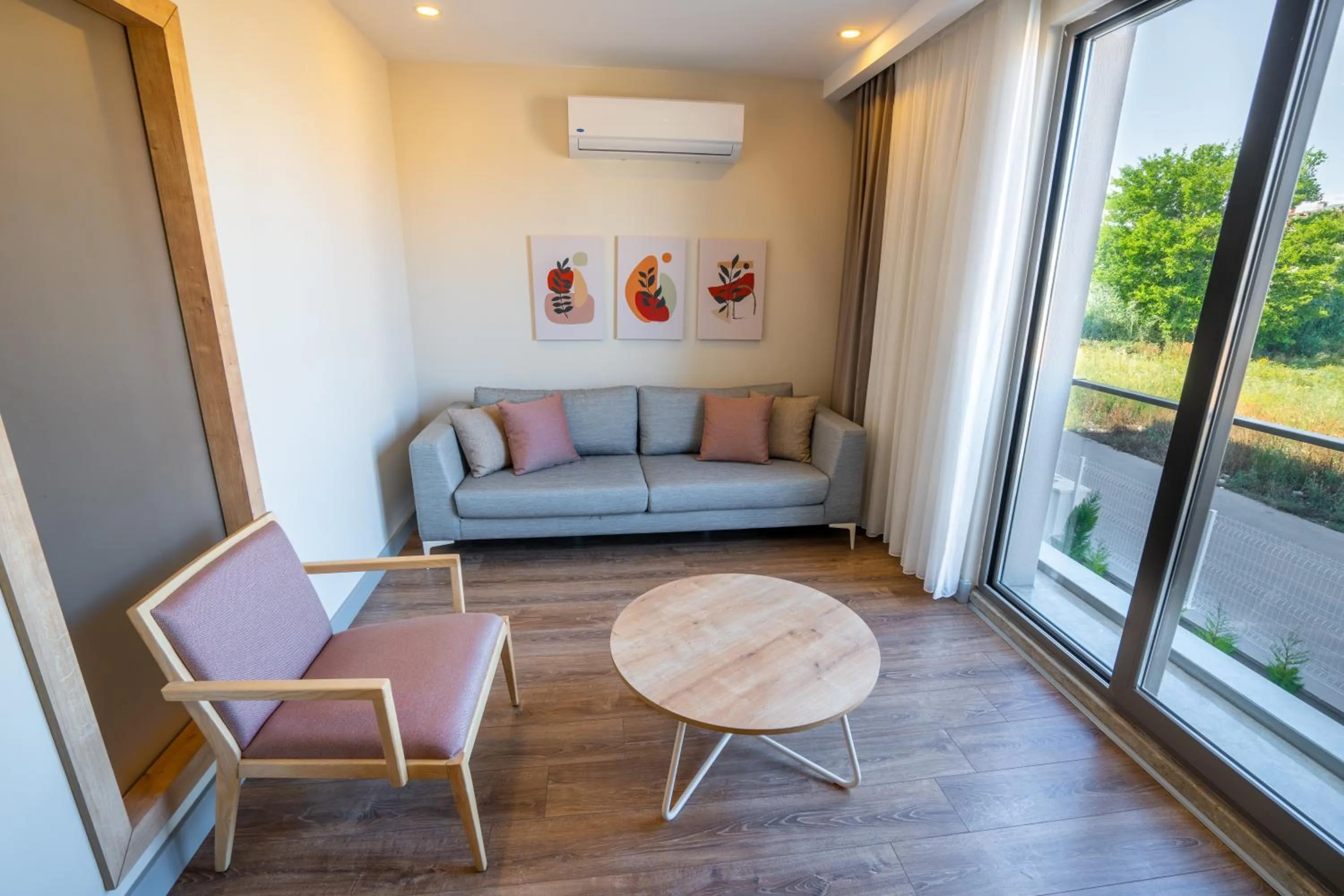 Living room in LARA MARİNE HOMES