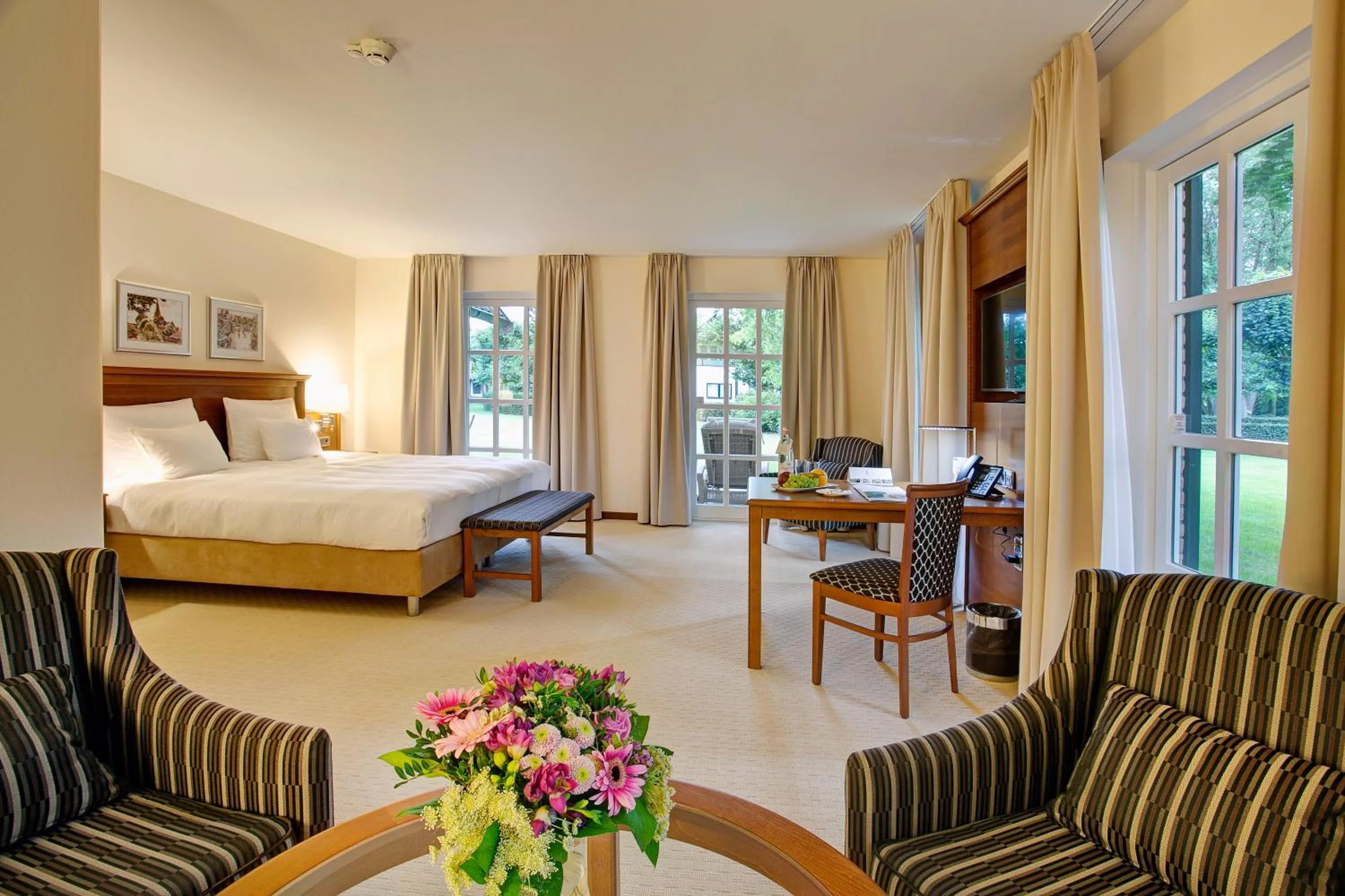 Photo of the whole room, Bed in Fletcher Parkhotel De Wiemsel