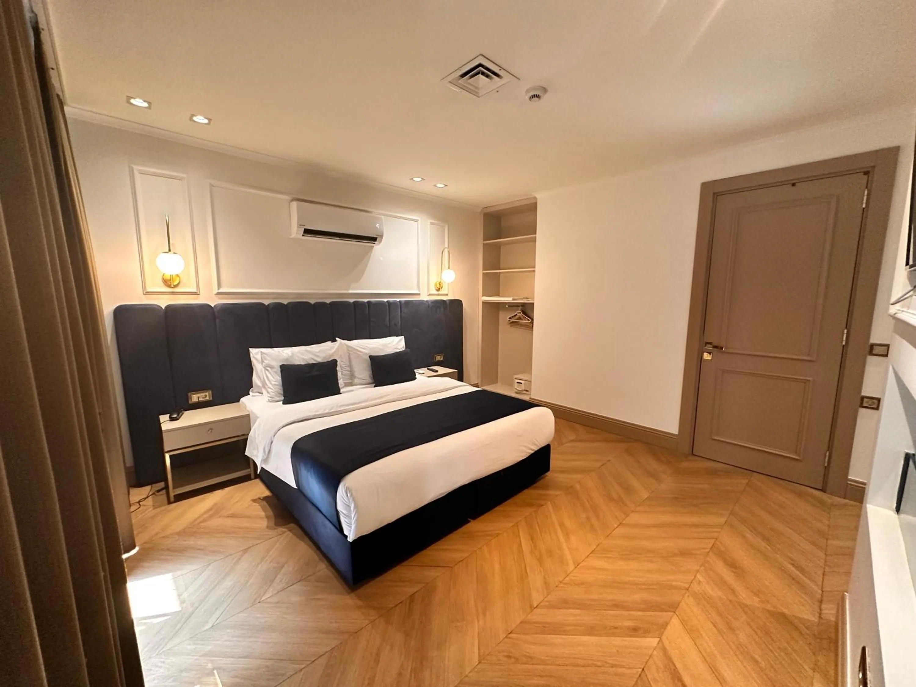 Bed in Taksim Bosphorus Hotel