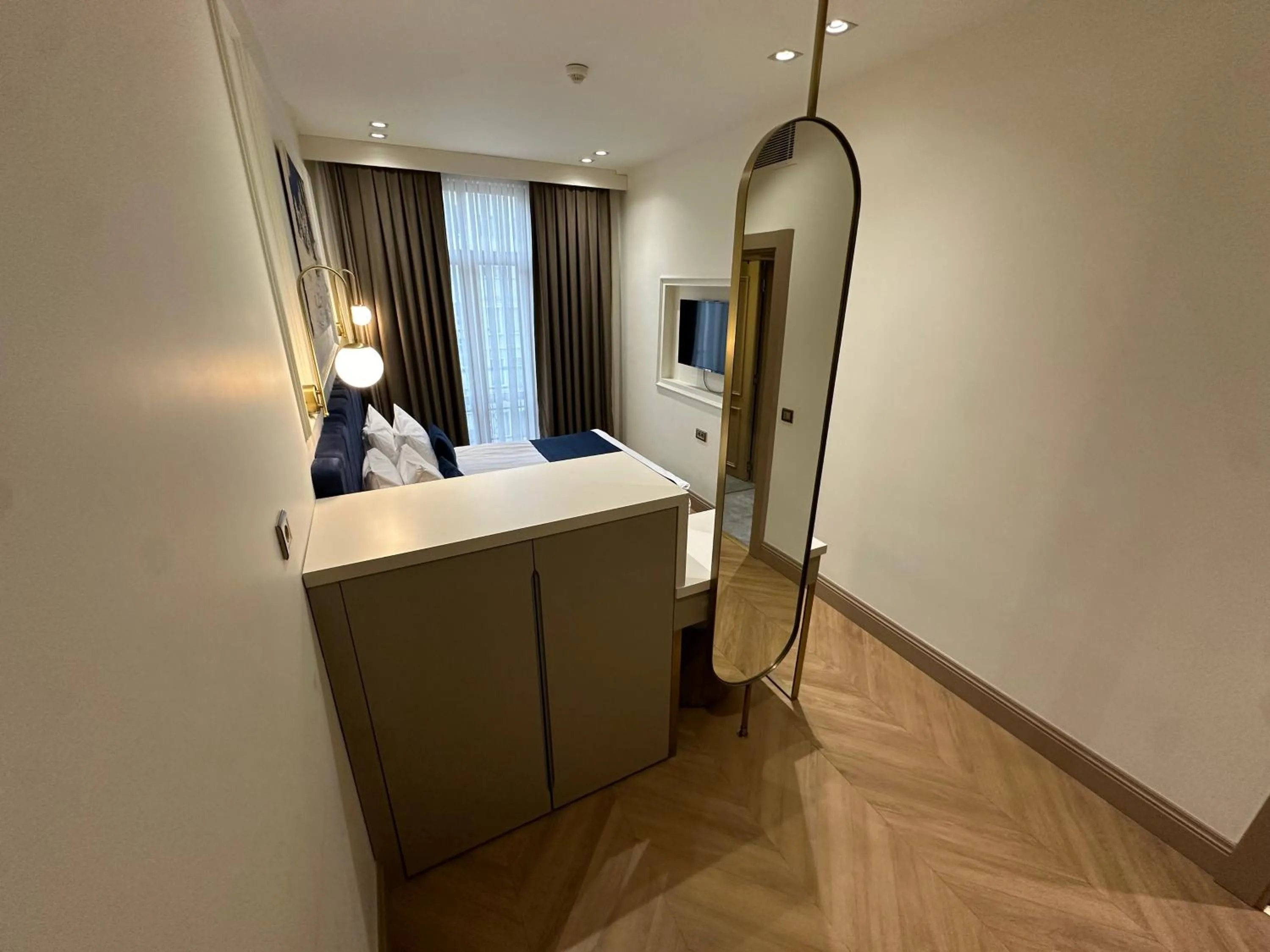 Bedroom in Taksim Bosphorus Hotel