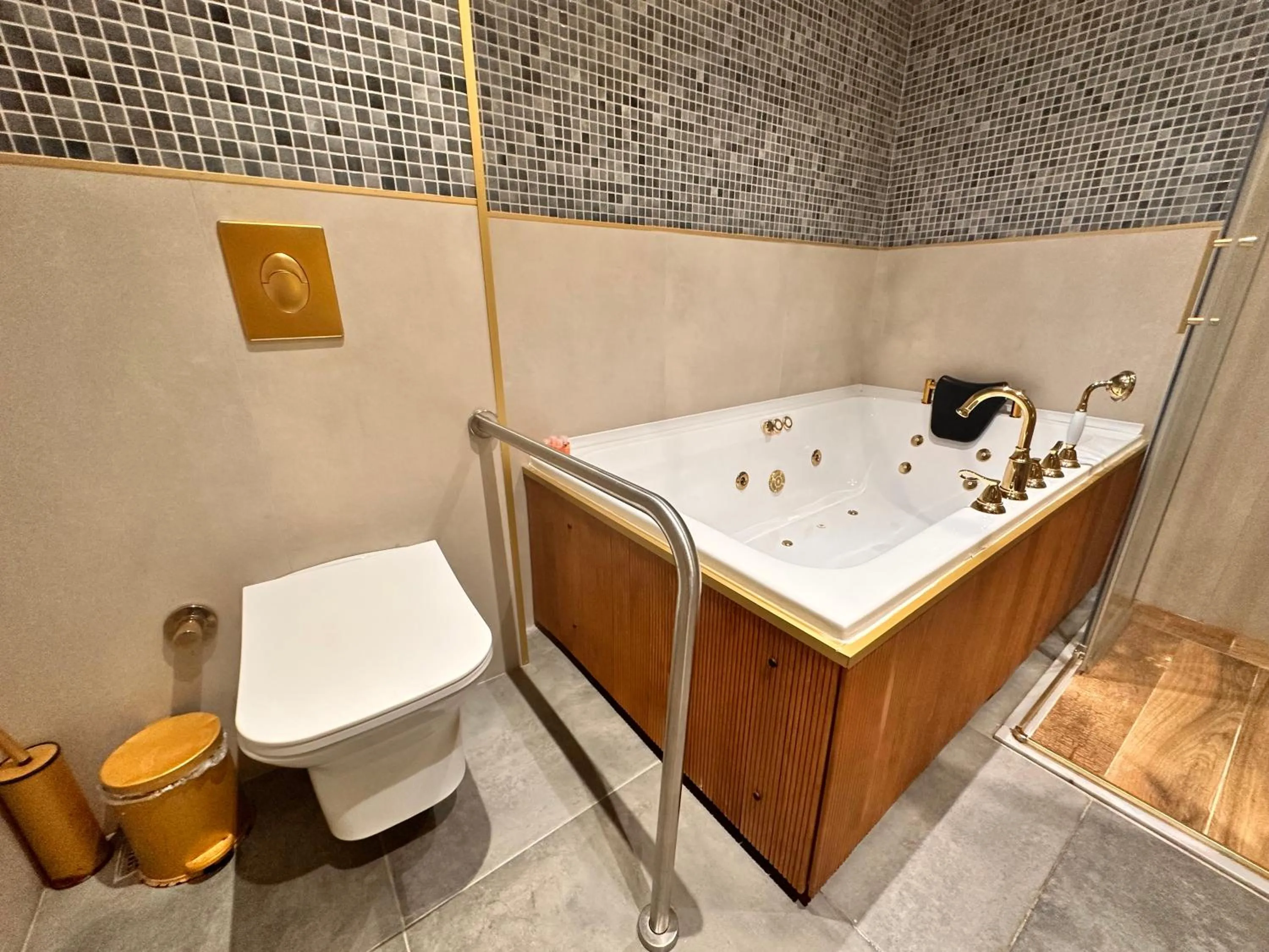 Bathroom in Taksim Bosphorus Hotel