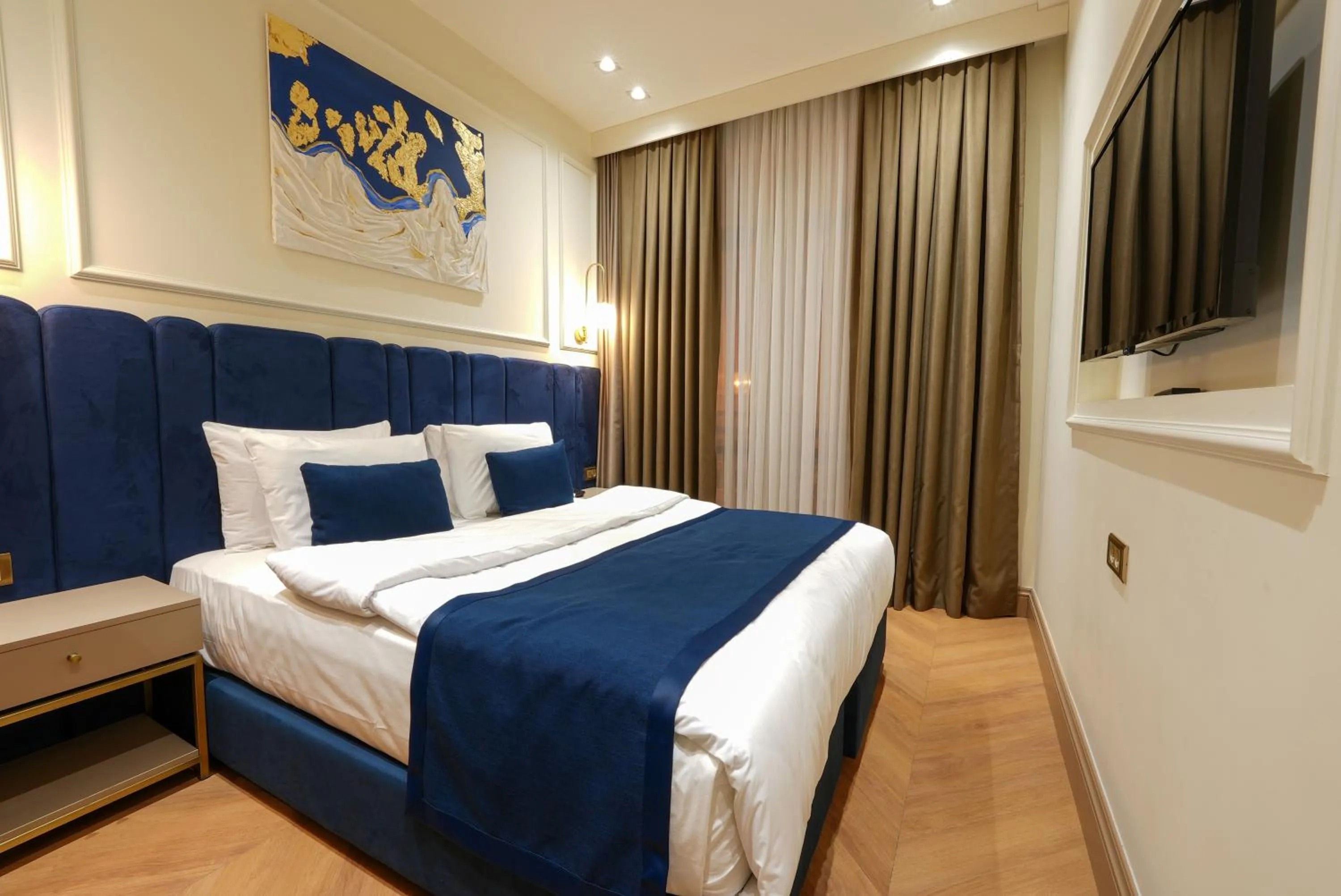 Bed in Taksim Bosphorus Hotel