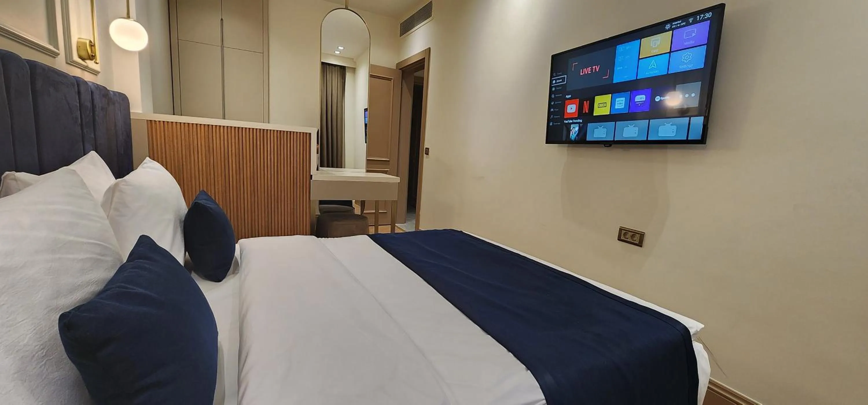 Bed in Taksim Bosphorus Hotel