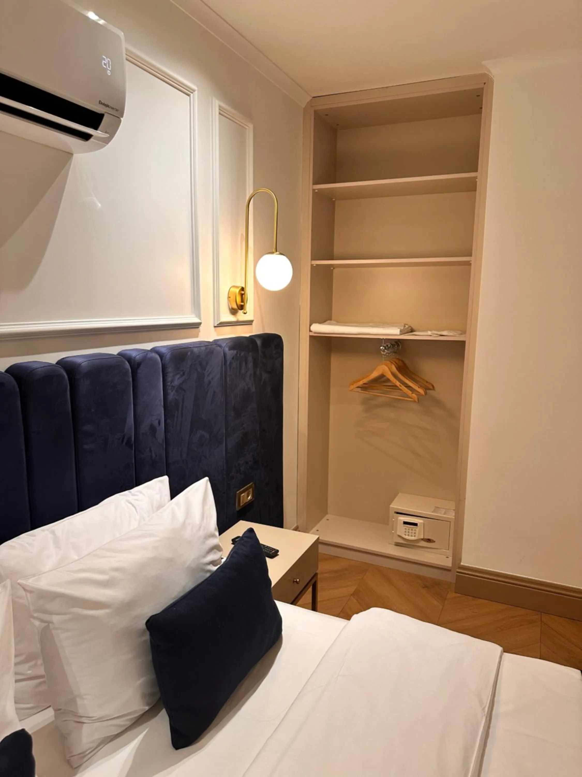 safe, Bed in Taksim Bosphorus Hotel