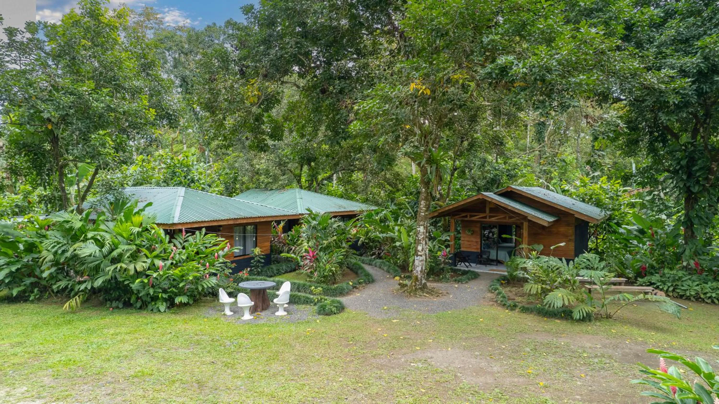 Eden Organic Farm & Bungalows