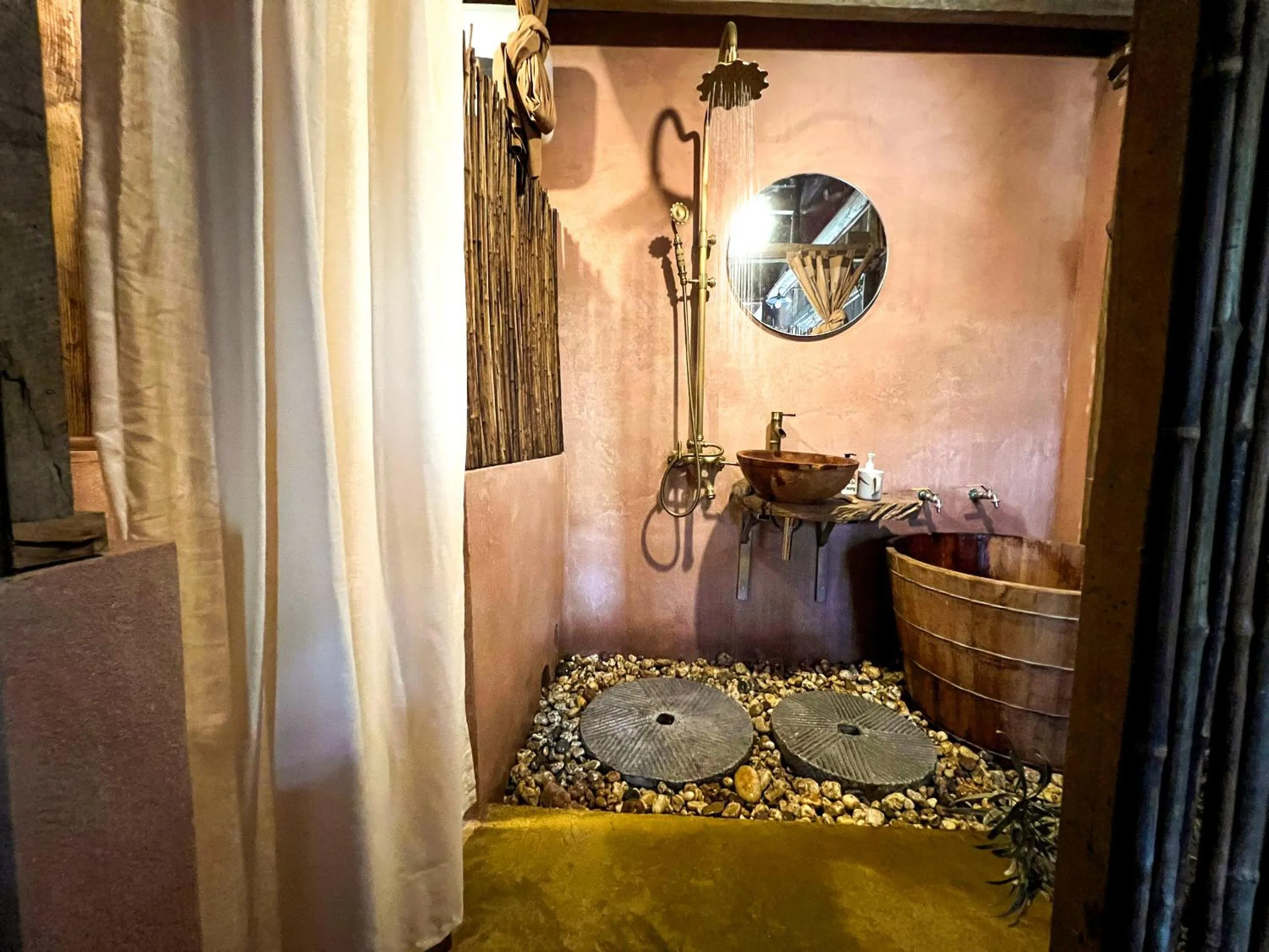 Hot Tub in Dinh Đá H'Mông - Karsterly Rock Lodge