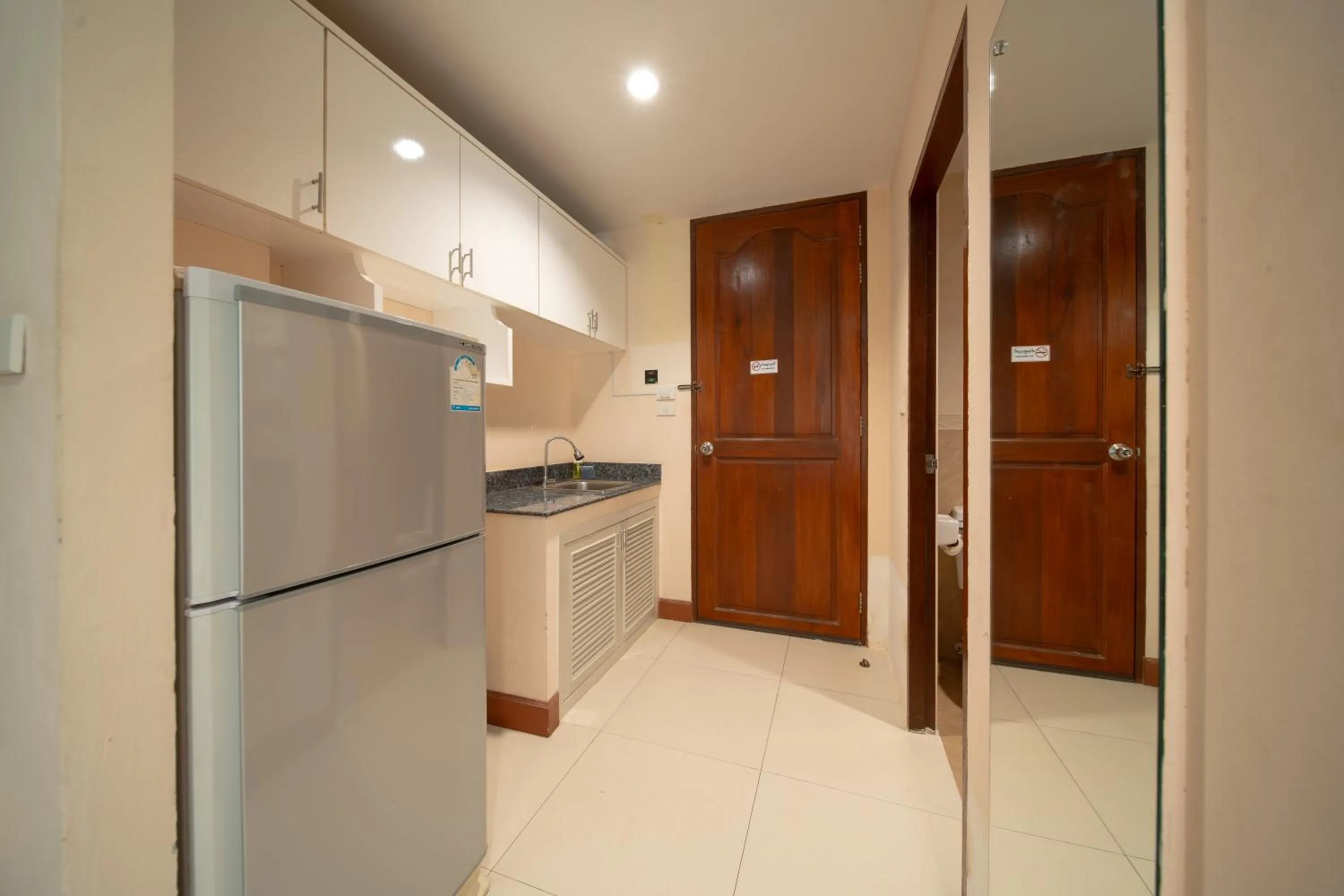 Bed in Shamrock Hotel Pattaya