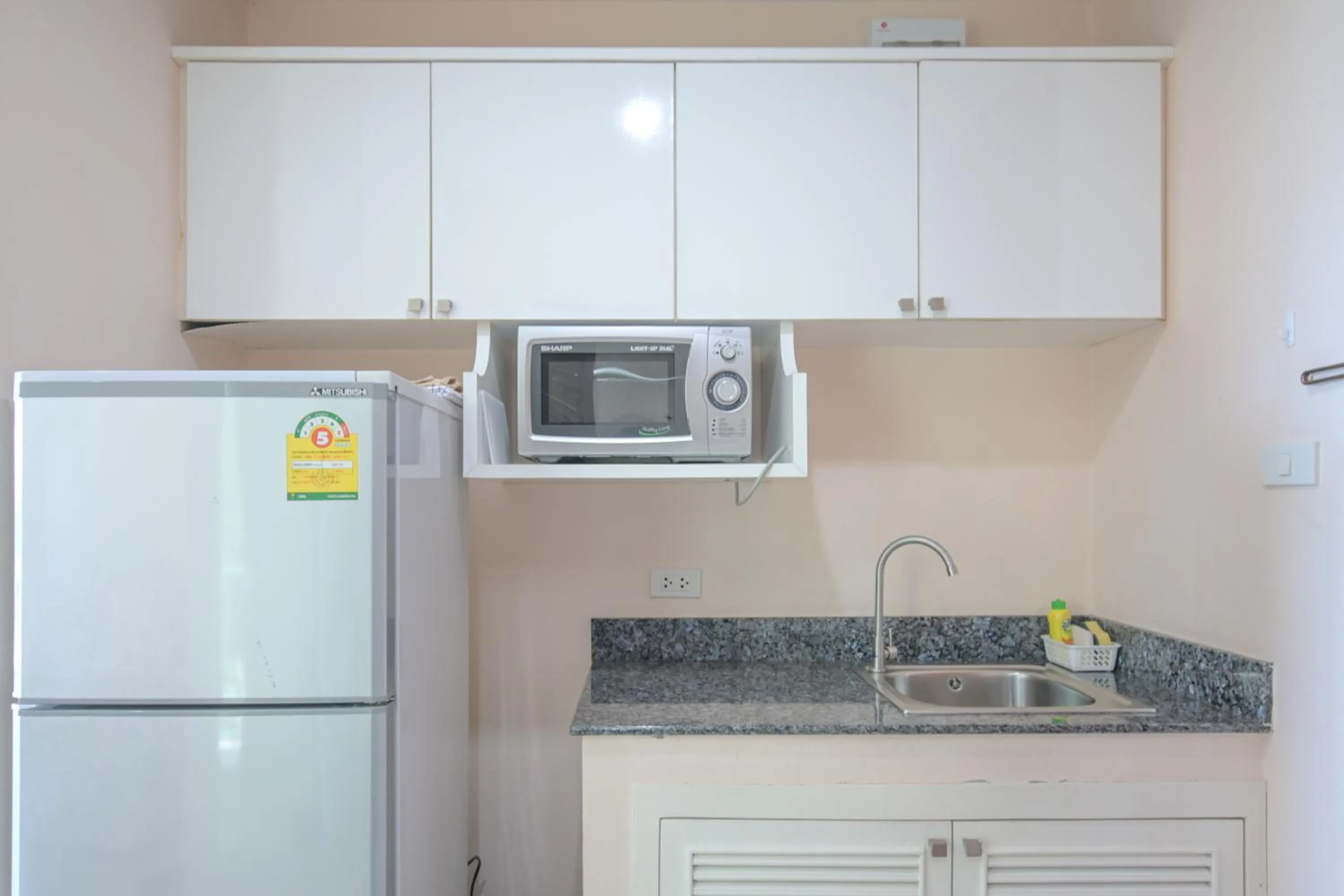 Kitchen or kitchenette in Shamrock Hotel Pattaya
