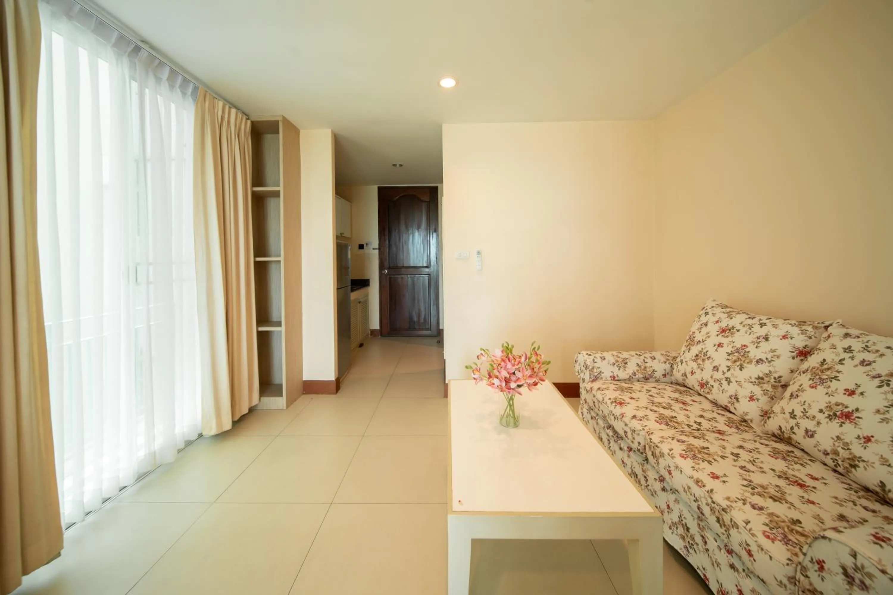 Kitchen or kitchenette in Shamrock Hotel Pattaya