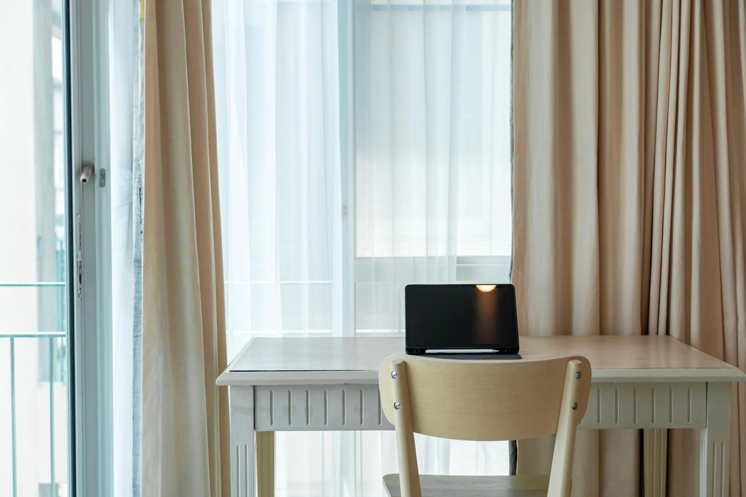 Seating area in Shamrock Hotel Pattaya